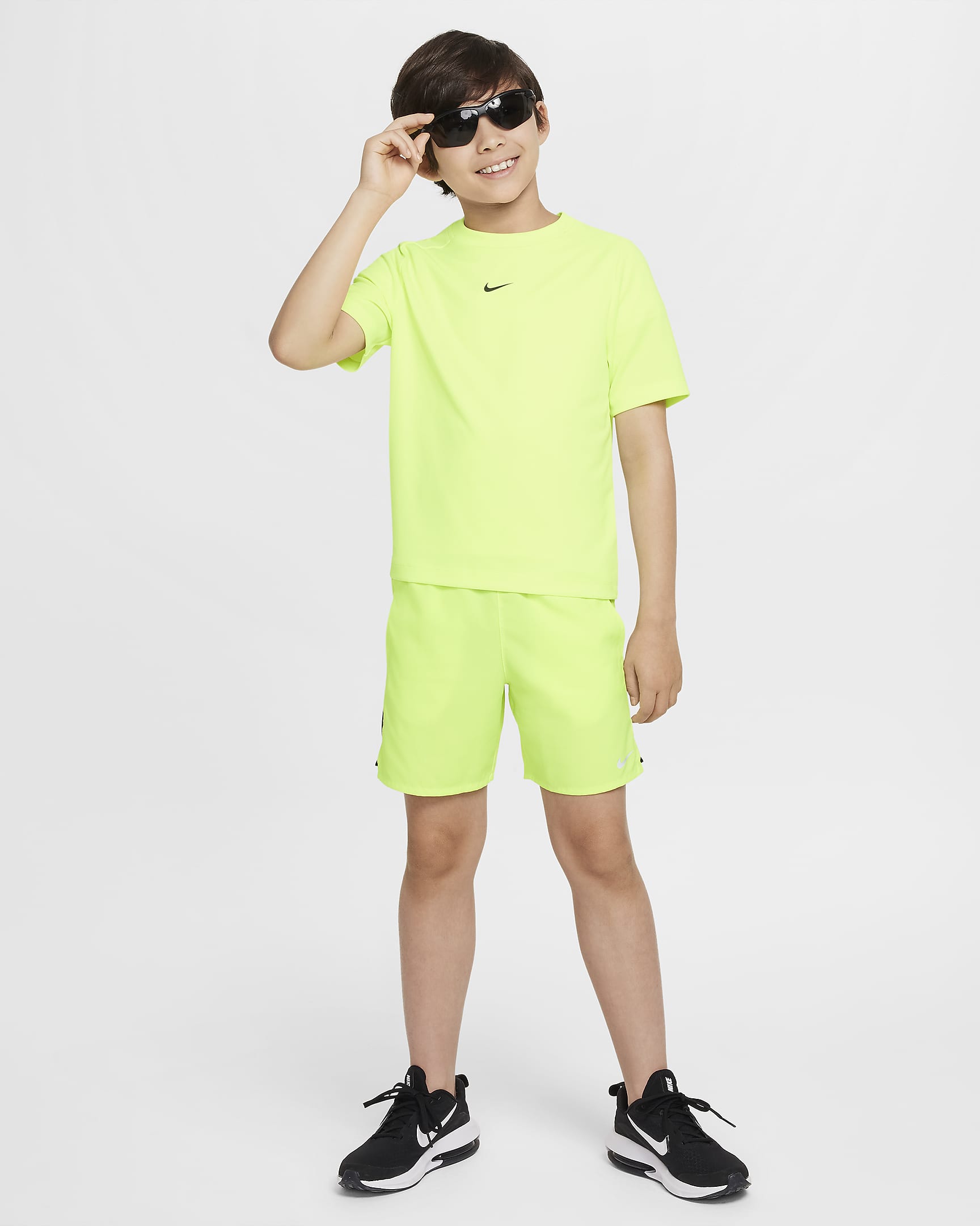 Playera de entrenamiento con gráfico Dri-FIT Nike Multi para niño talla grande - Volt/Negro