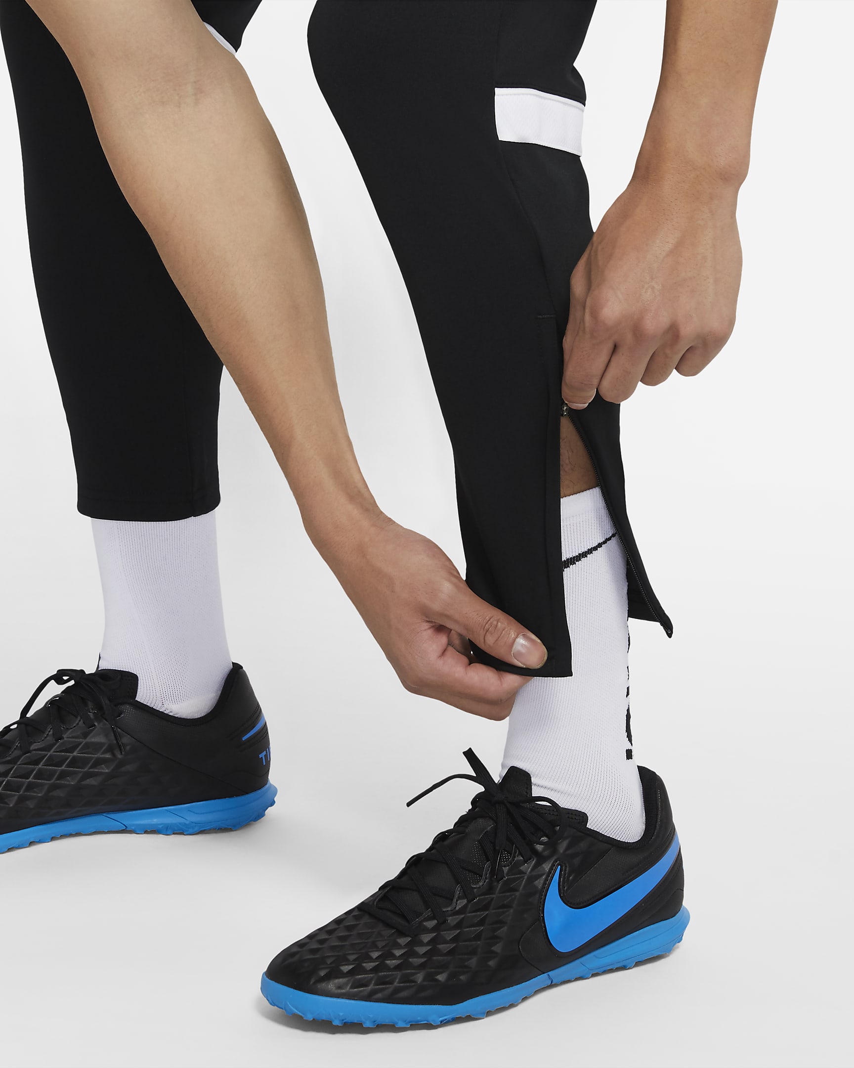 Nike DriFIT Academy Men's Football Pants. Nike IN