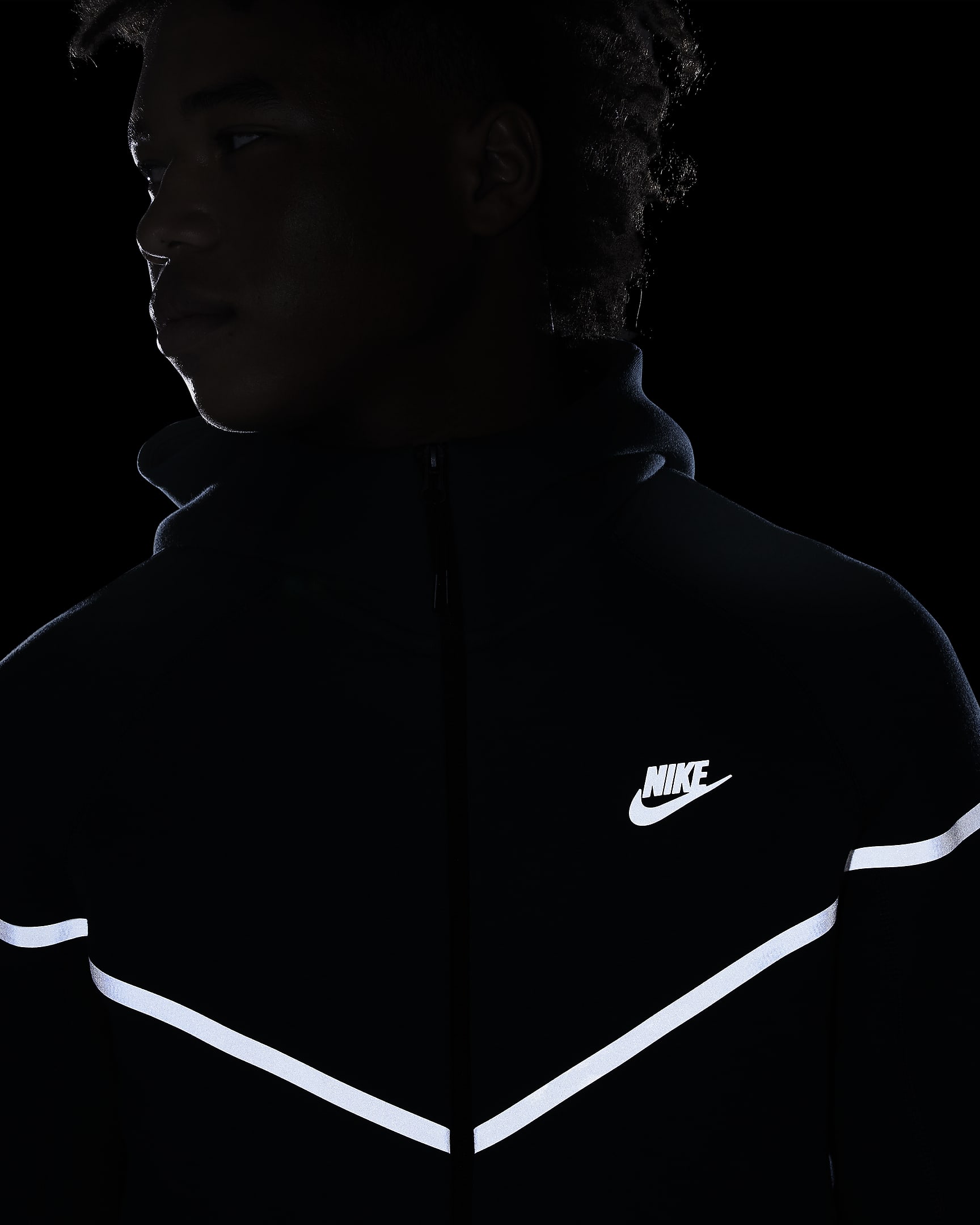 Nike Tech Windrunner Men #39 s Reflective Details Fleece Full Zip Jacket