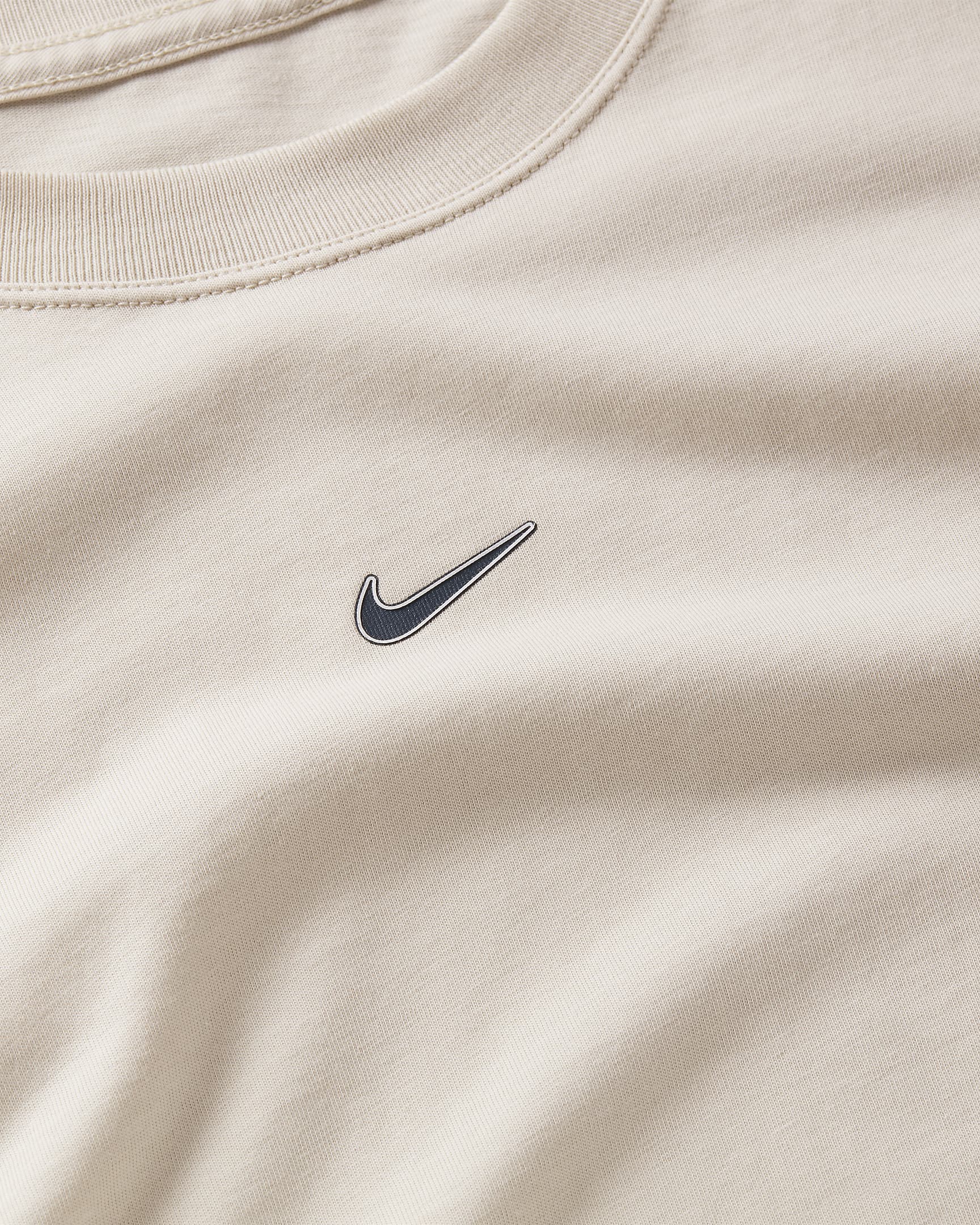 เสื้อยืดแขนยาวทรงหลวมผู้หญิง Nike Sportswear - Light Orewood Brown