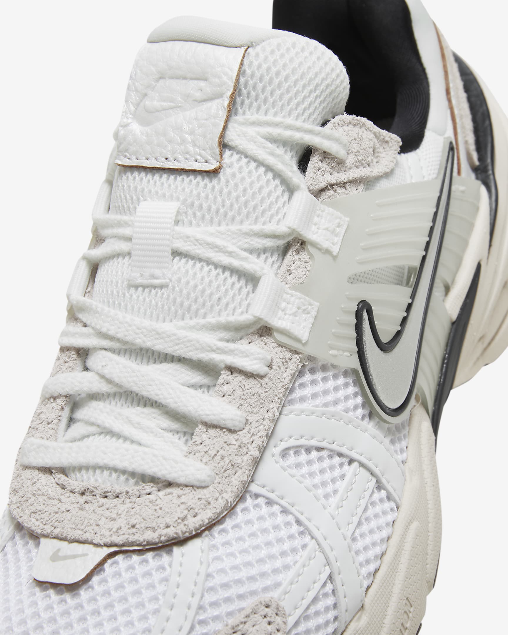 Nike V2K Run schoenen - Summit White/Wit/Light Orewood Brown/Chrome