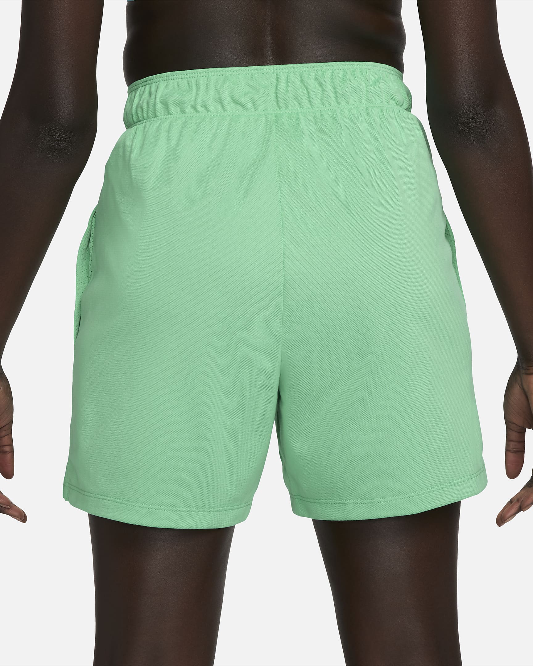 Shorts de fitness sin forro de tiro medio Dri-FIT de 13 cm para mujer Nike Attack - Verde primavera/Azul verdoso mineral/Verde strike