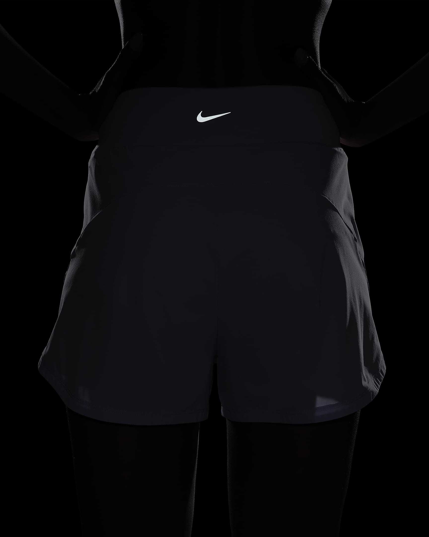 Nike Bliss treningsshorts med Dri-FIT, høyt liv og innershorts til dame (8 cm) - Lilac Bloom