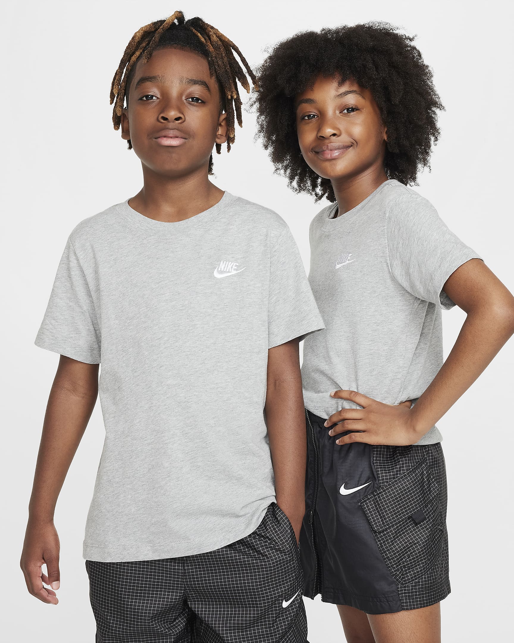 Playera para niños talla grande Nike Sportswear - Gris oscuro jaspeado