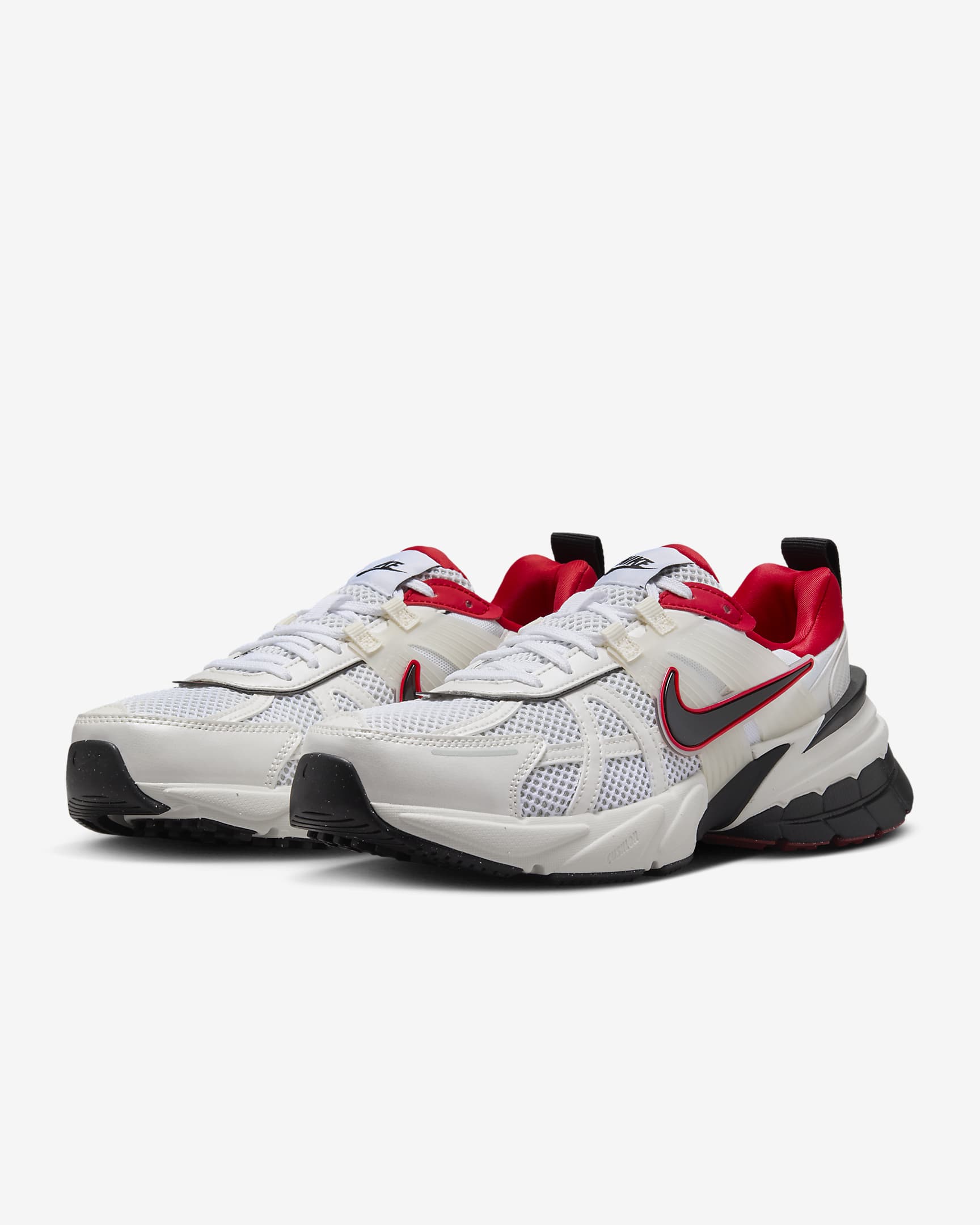 Nike V2K Run Shoes. Nike RO