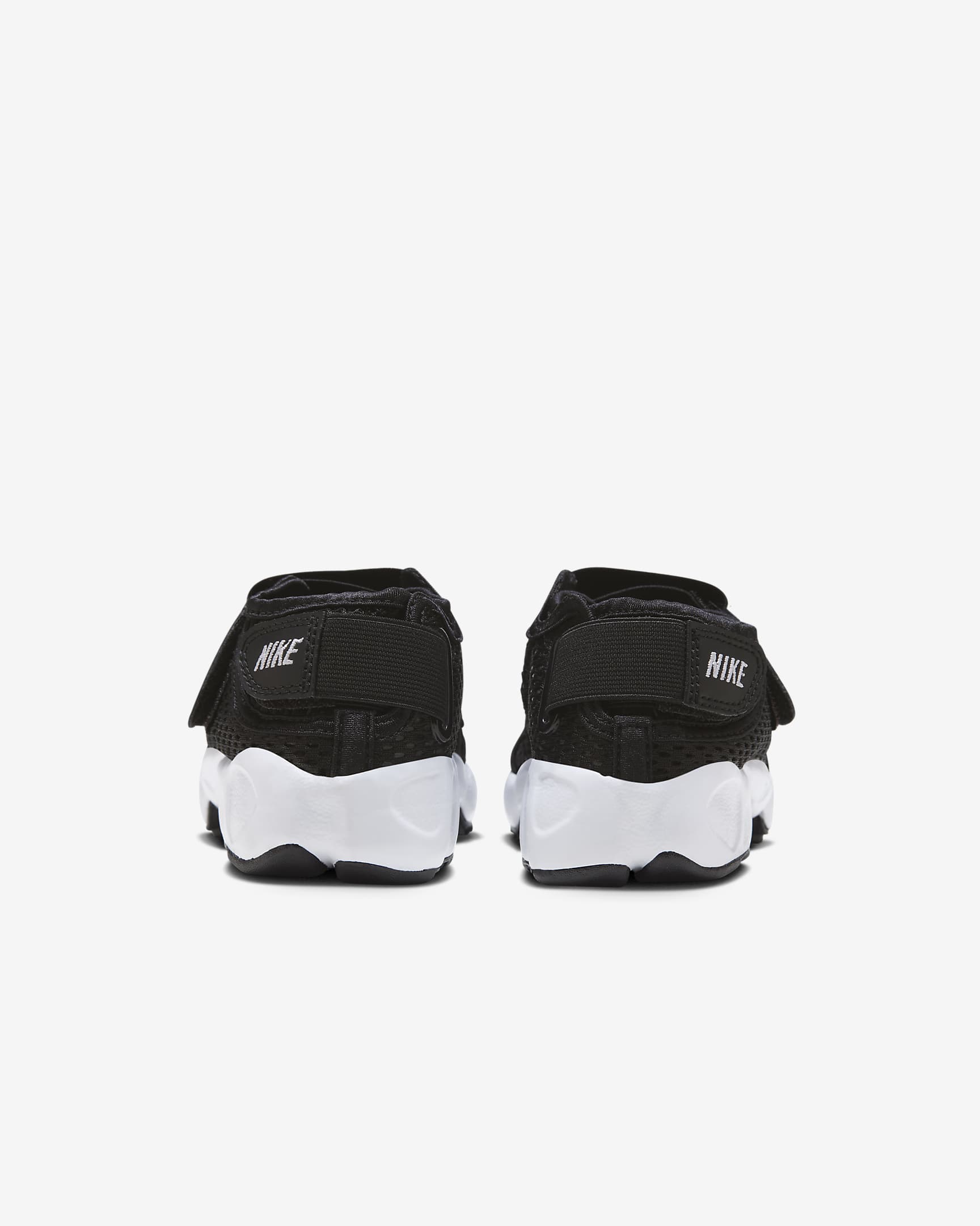 รองเท้าเด็กเล็ก/เด็กโต Nike Rift - ดำ/ขาว