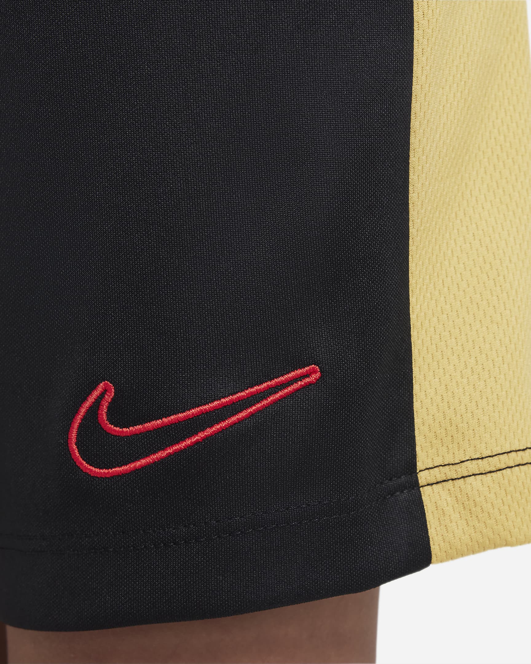 Short de football Nike Dri-FIT Academy23 pour enfant - Noir/Wheat Gold/Wheat Gold/University Red