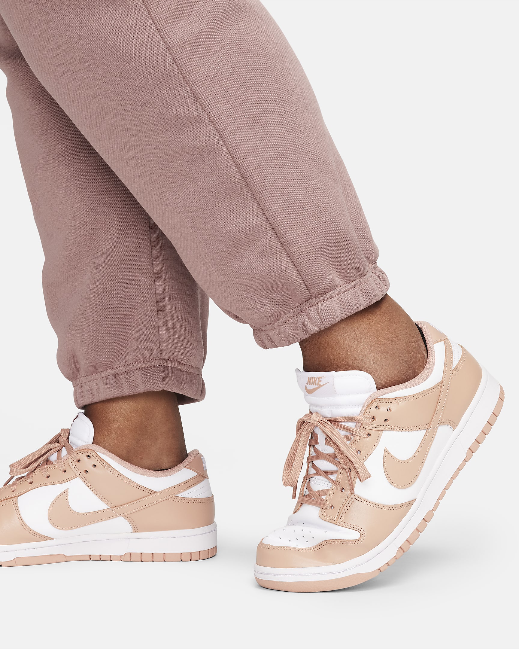 Nike Sportswear Phoenix Fleece Jogger de talle alto oversize (Talla grande) - Mujer - Smokey Mauve/Negro