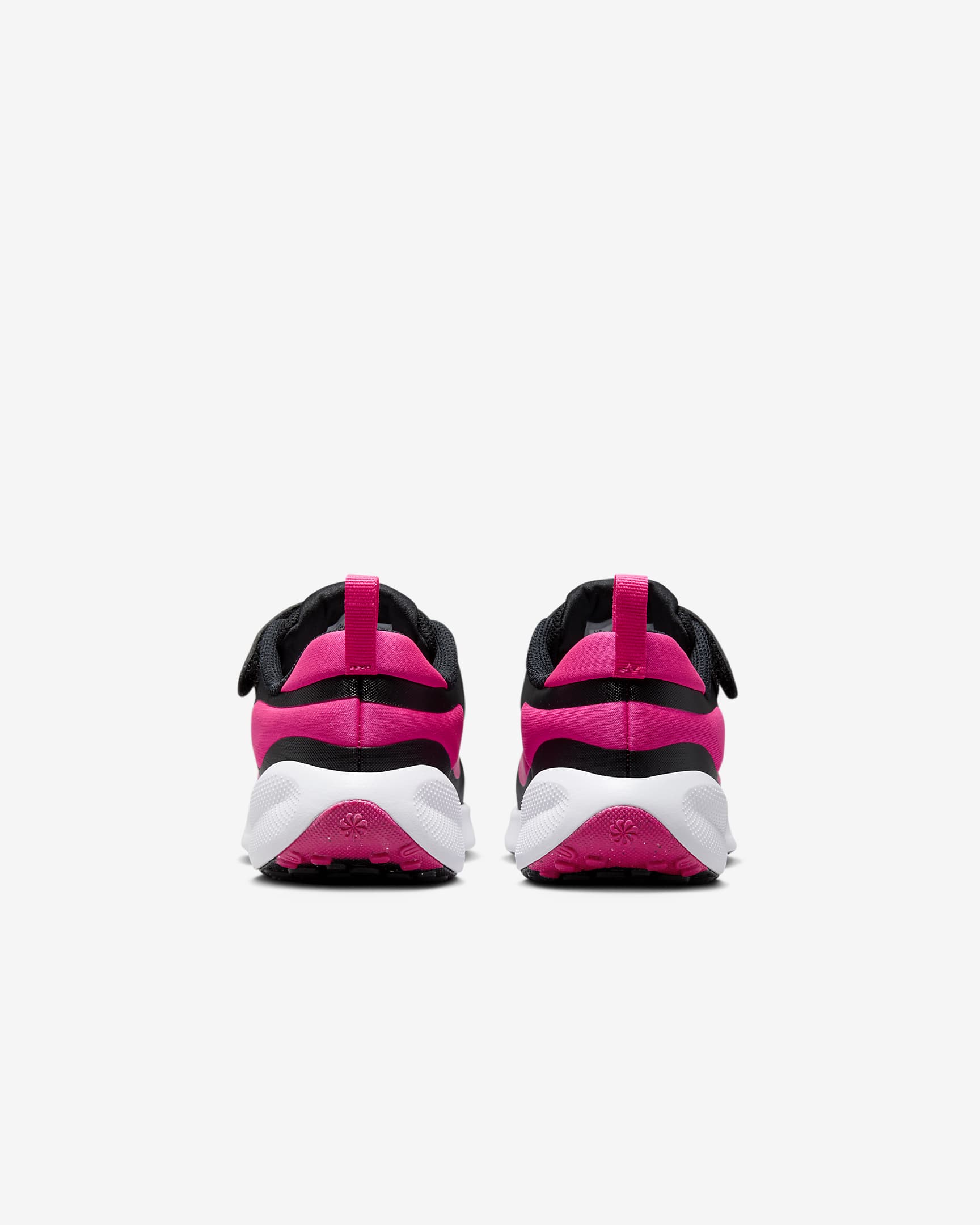 Nike Revolution 7 Younger Kids' Shoes - Black/White/Hyper Pink