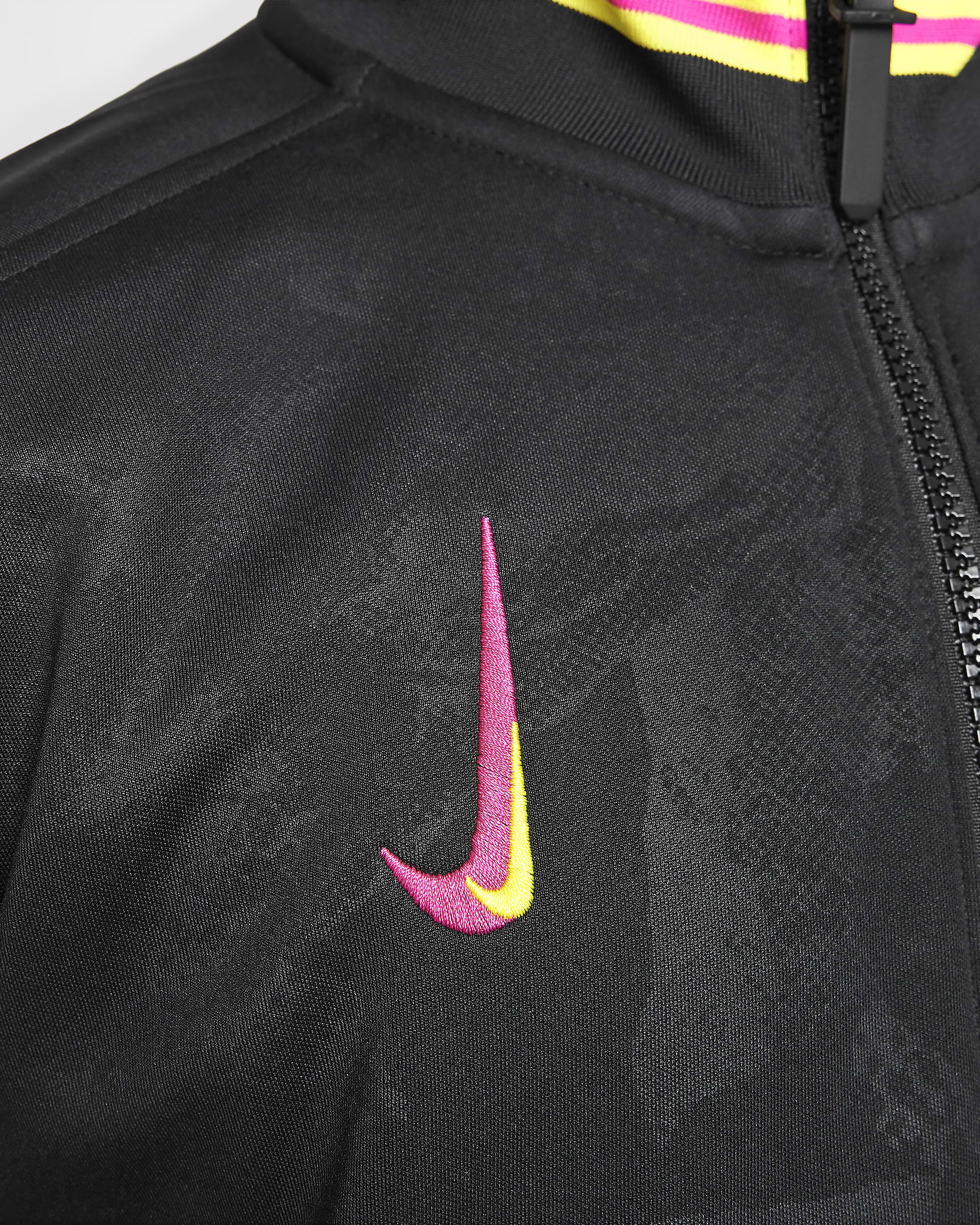 Chamarra de fútbol Nike Dri-FIT Anthem para niños talla grande Chelsea FC Academy Pro Third - Negro/Amarillo opti/Rosa óptimo