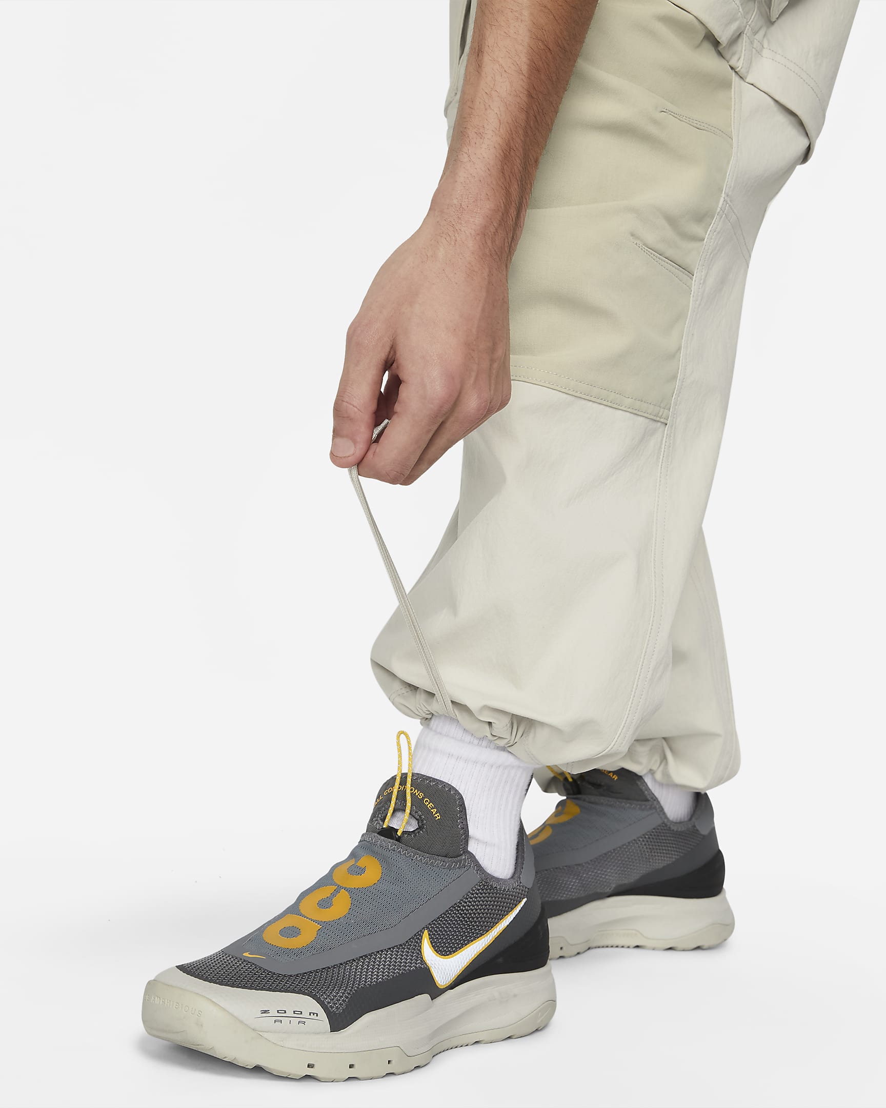 Nike ACG 'Smith Summit' Men's Cargo Trousers - Light Bone/Light Stone