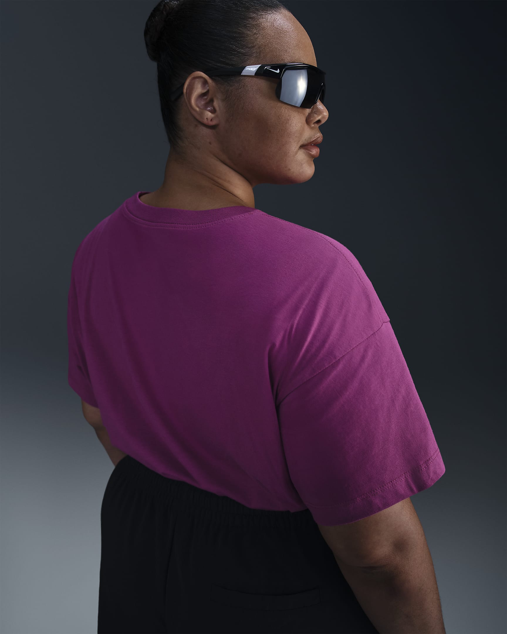 Nike Sportswear Essential női póló (plus size méret) - Hot Fuchsia/Fehér