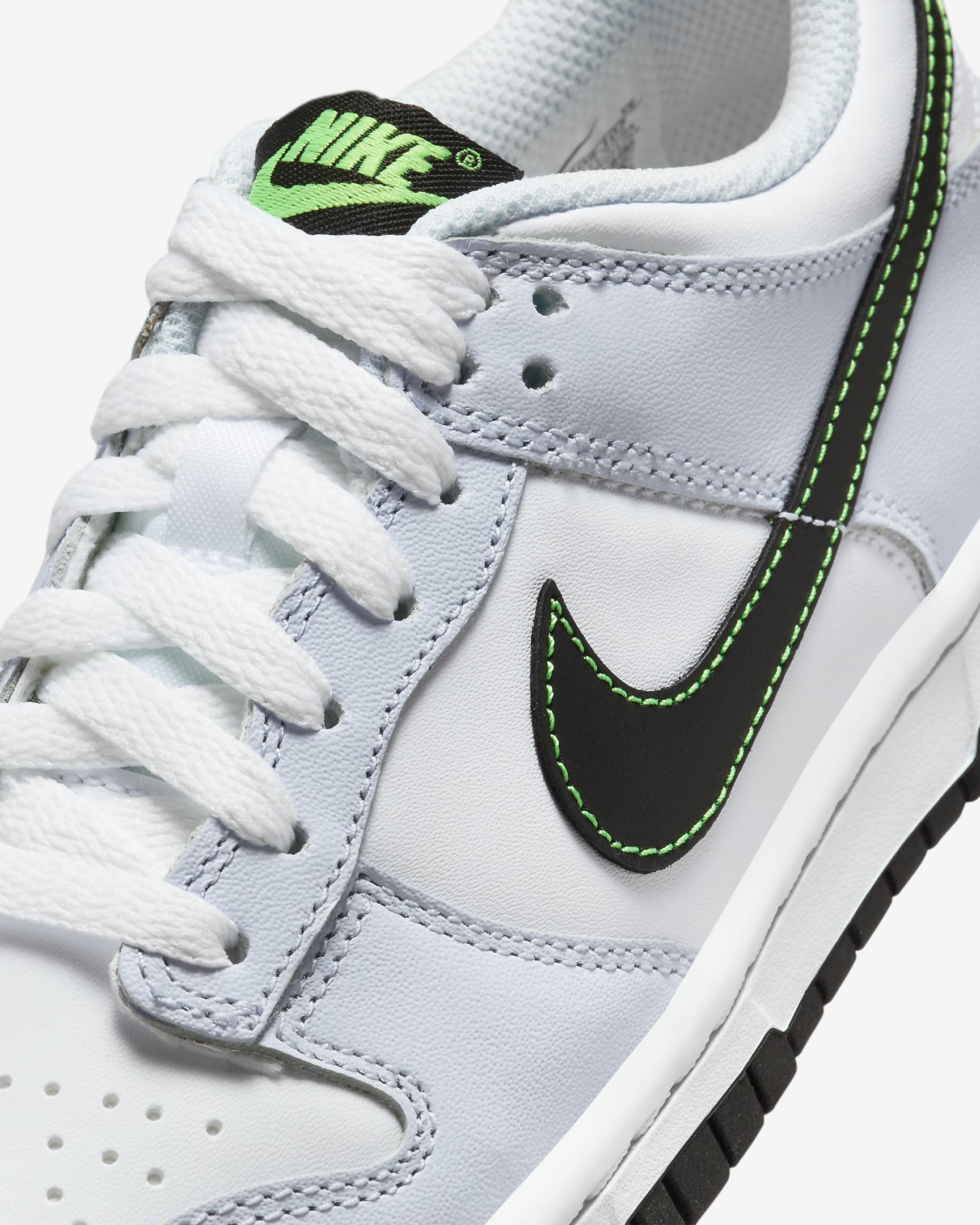 Buty dla dużych dzieci Nike Dunk Low - Biel/Football Grey/Green Strike/Czerń