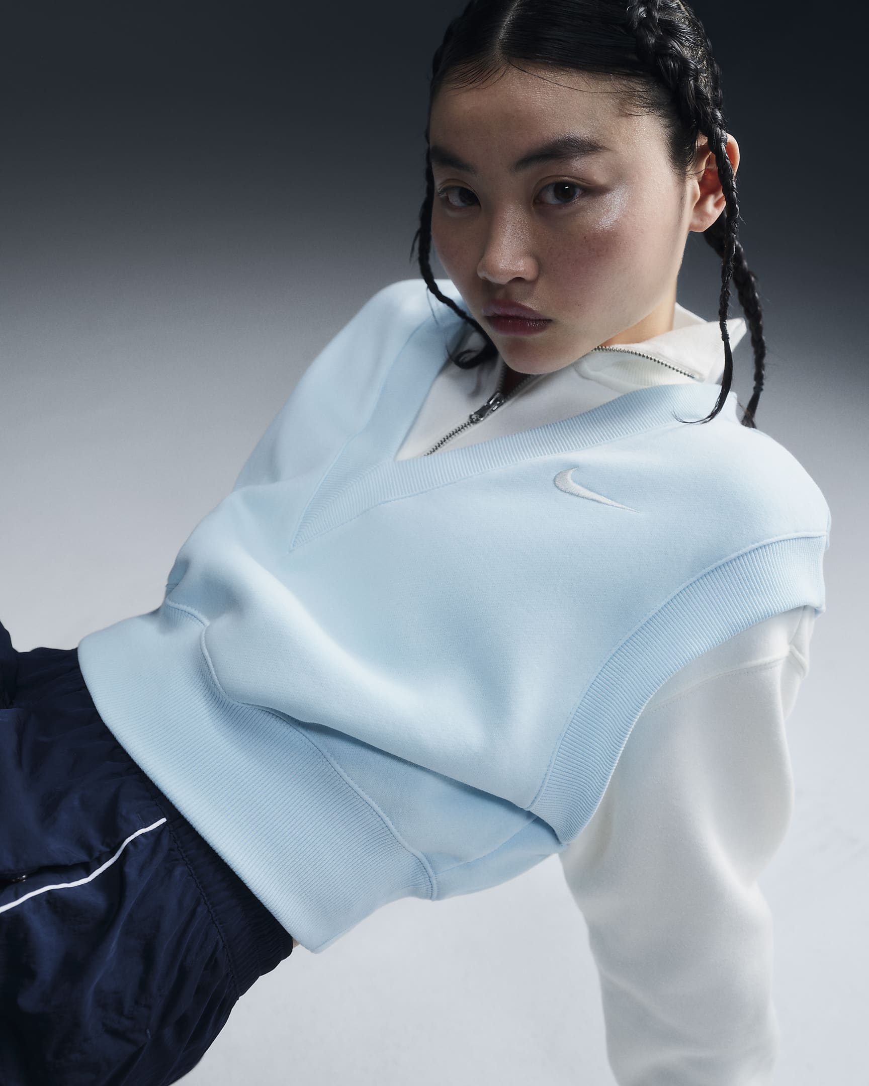 Haut court ample à col en V et sans manches Nike Sportswear Phoenix Fleece pour femme - Glacier Blue/Sail