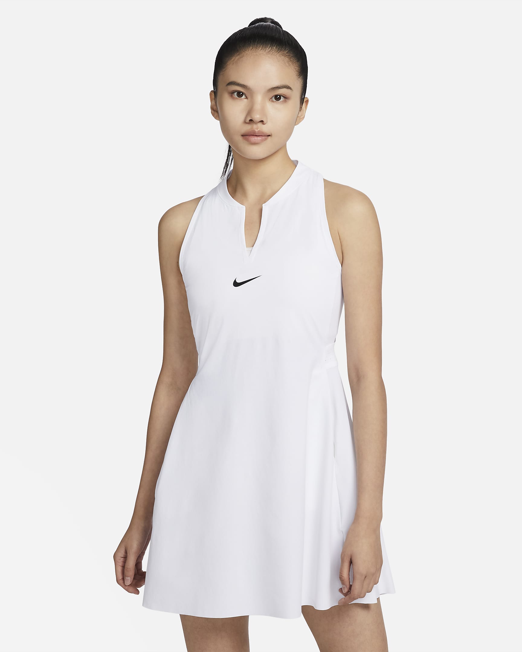 เดรสเทนนิสผู้หญิง Nike Dri-FIT Advantage - ขาว/ดำ