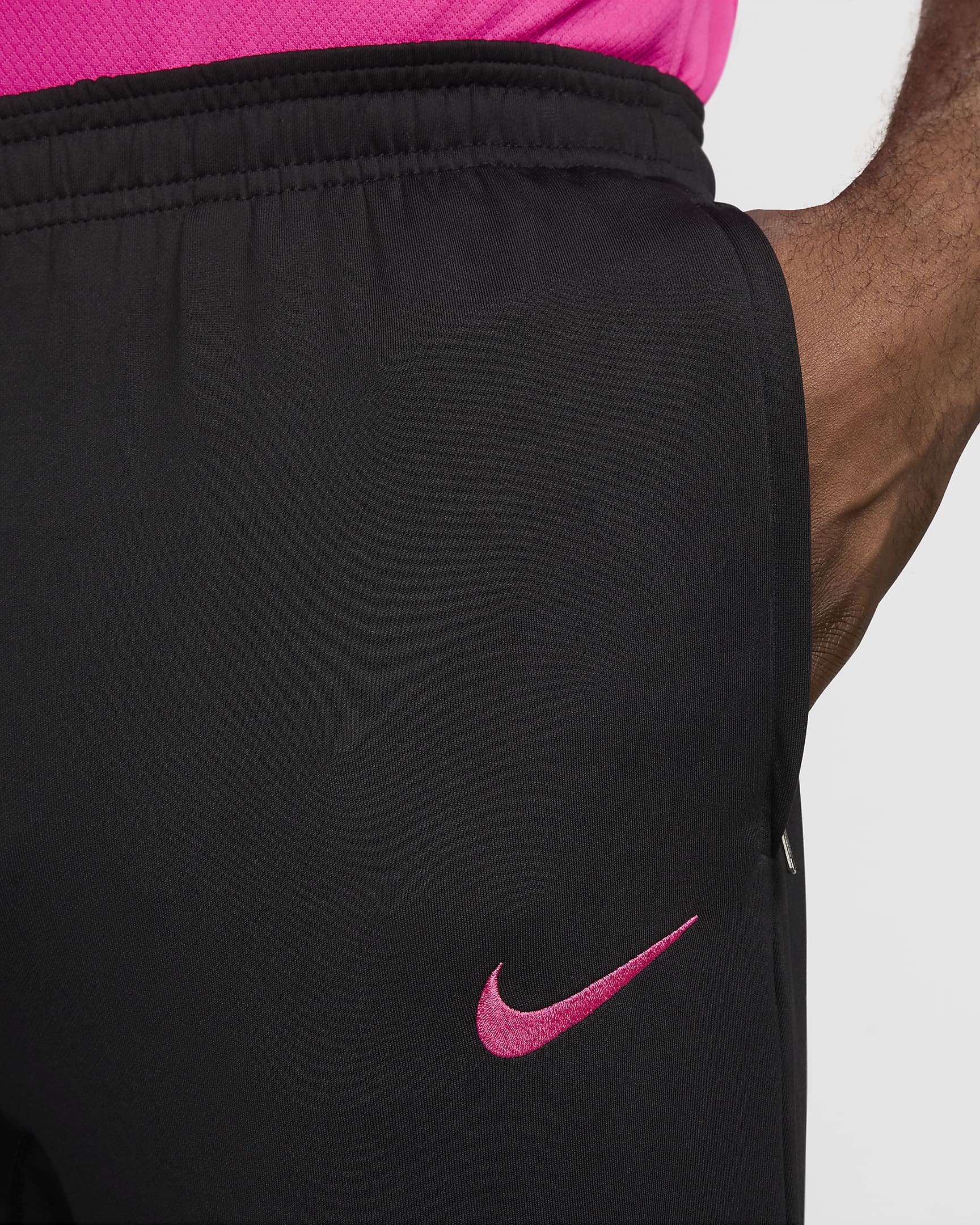 Pantaloni Nike Football Dri-FIT Chelsea FC Strike da uomo – Terza - Nero/Pink Prime