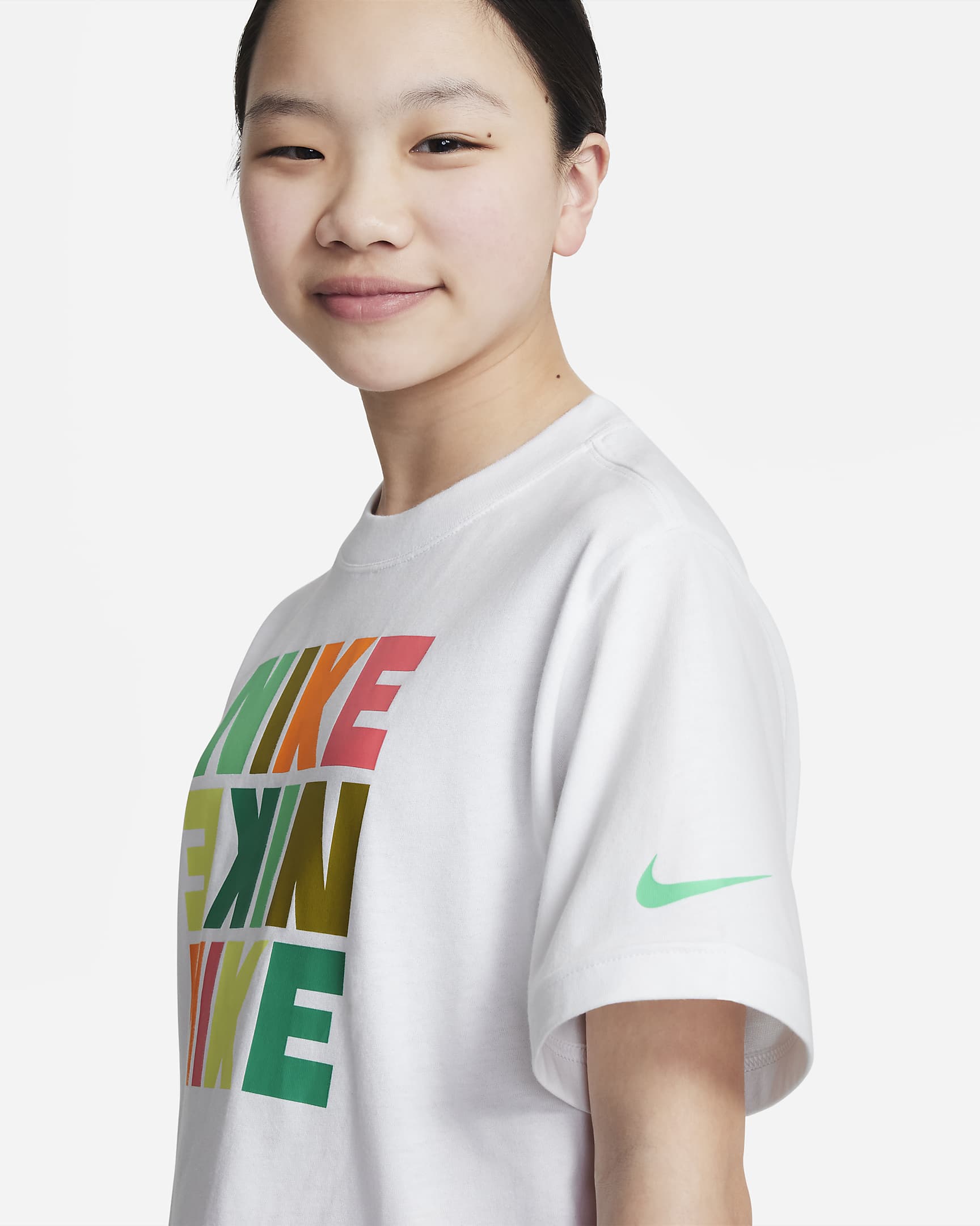 Nike Sportswear Older Kids' (Girls') T-Shirt. Nike PH