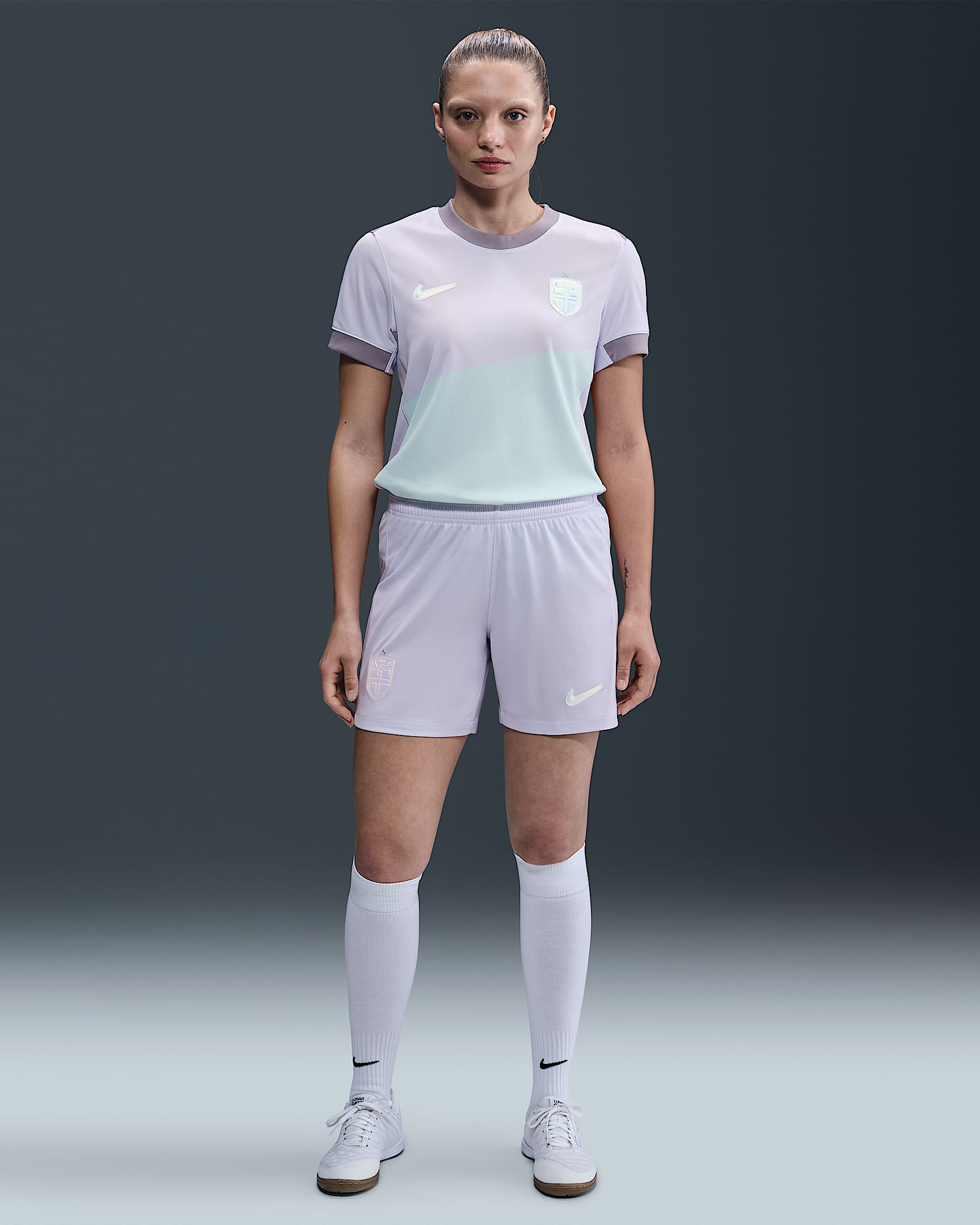 Norwegen 2025/26 Stadium Away Nike Replika-Fußballshorts mit Dri-FIT-Technologie (Damen) - Amethyst Tint/Weiß