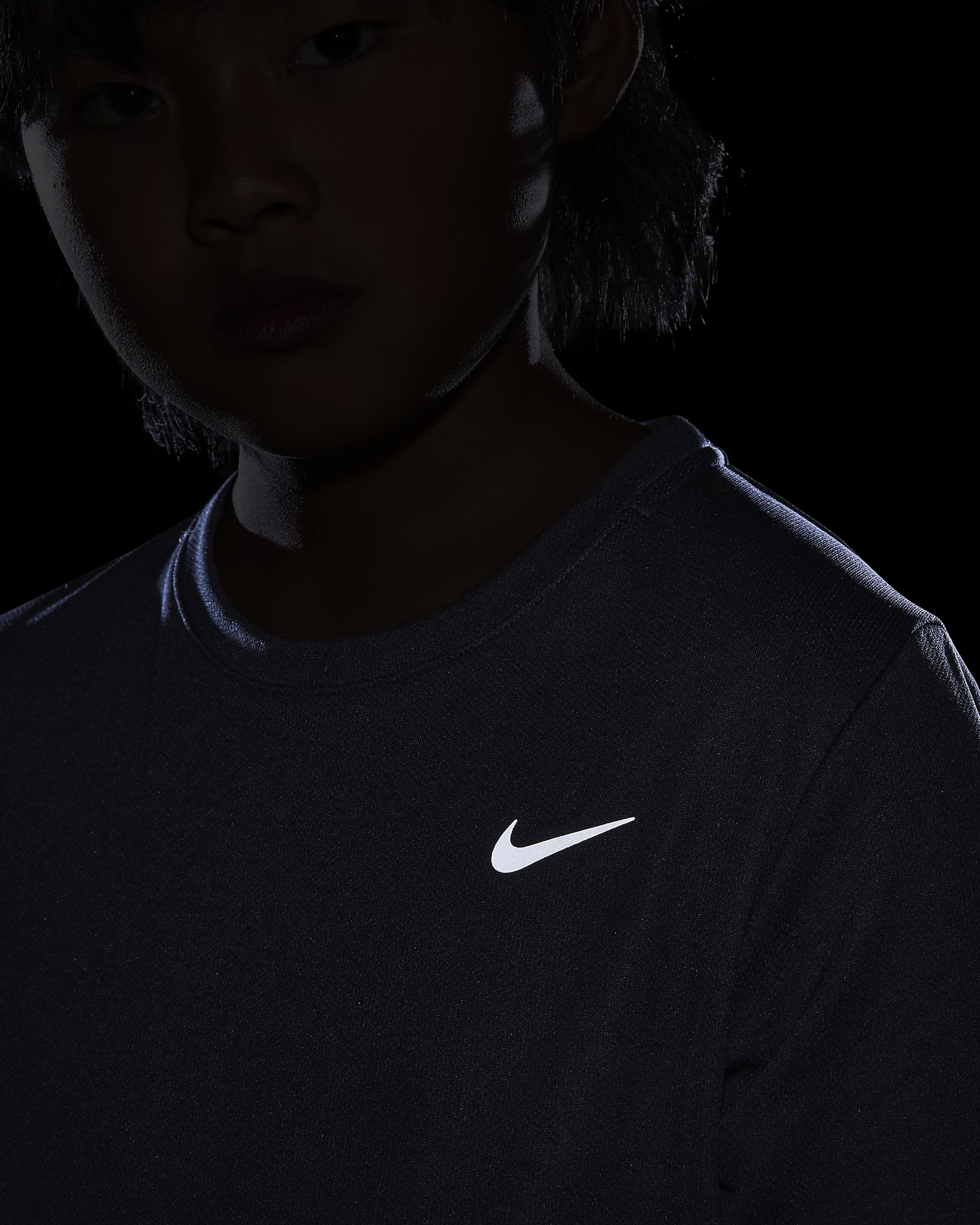 Nike Dri-FIT Miler trainingstop met korte mouwen voor jongens - Zwart