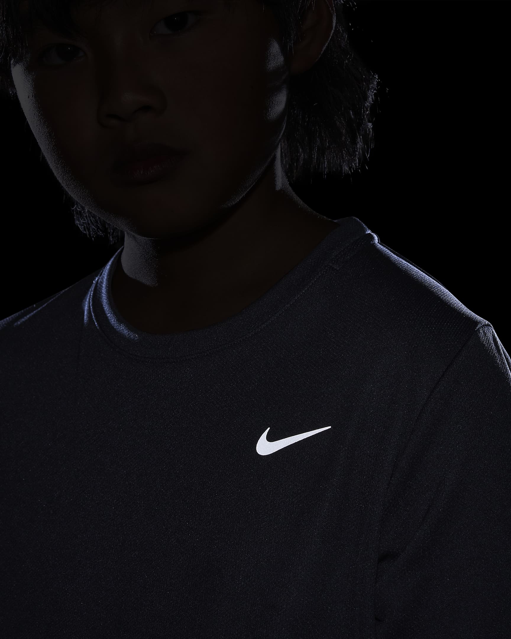 Nike Dri-FIT Miler Kurzarm-Trainingsoberteil für ältere Kinder (Jungen) - Schwarz