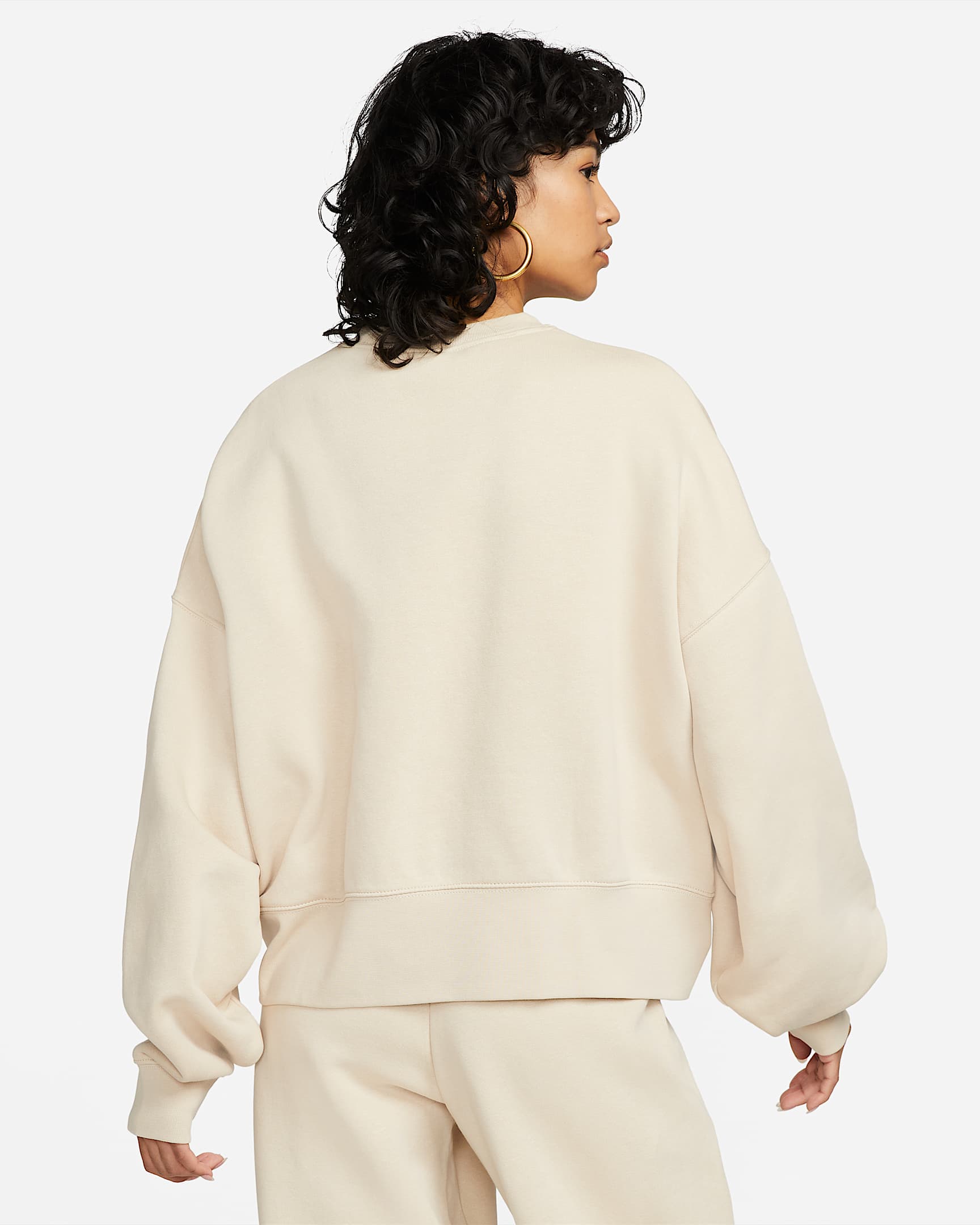 Nike Sportswear Collection Essentials Women's Oversized Fleece Crew Sweatshirt. Nike LU