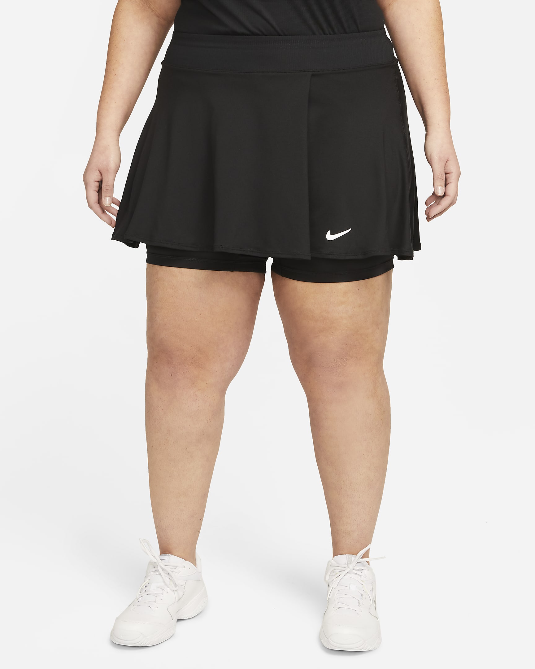 NikeCourt Dri-FIT Victory Ruimvallende tennisrok (Plus Size) - Zwart/Wit