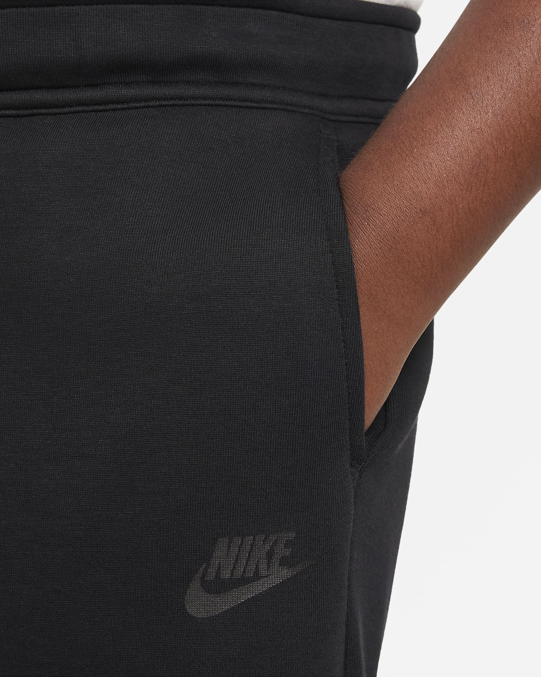 Kraťasy Nike Sportswear Tech Fleece pro větší děti (chlapce) (rozšířená velikost) - Černá/Černá/Černá