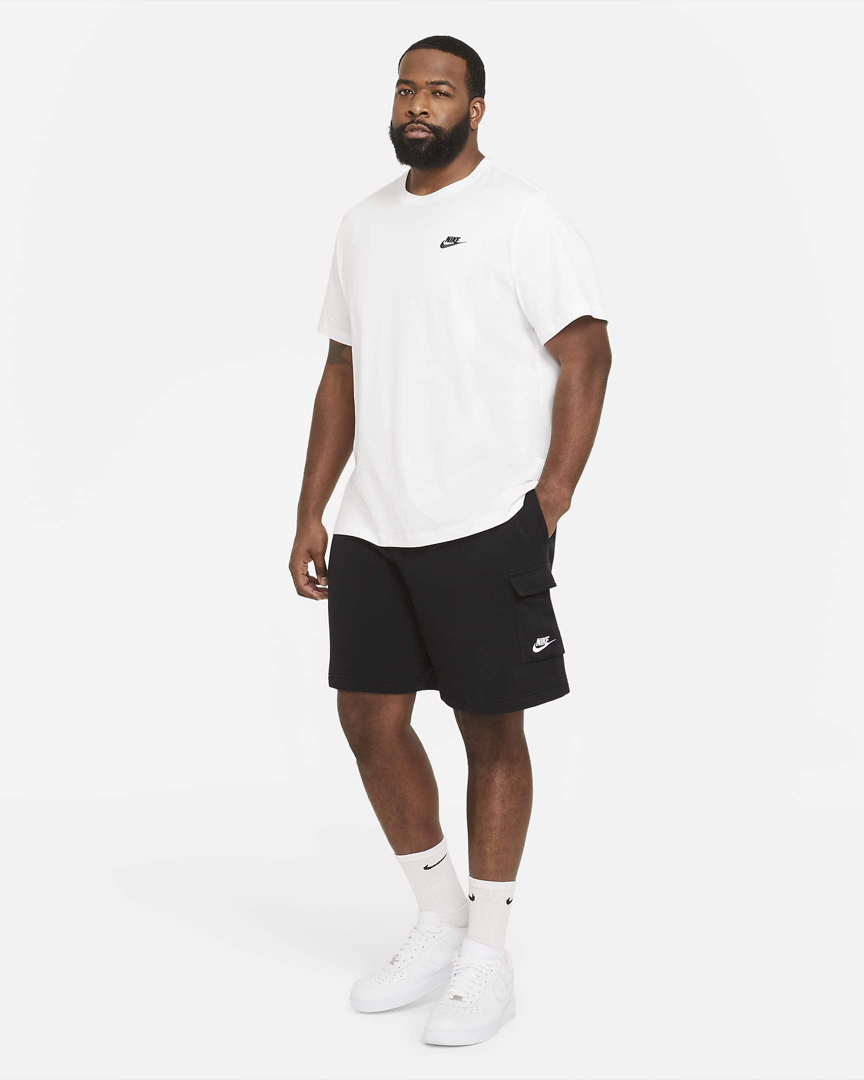 Krótkie bojówki męskie Nike Sportswear Club - Czerń/Czerń/Biel