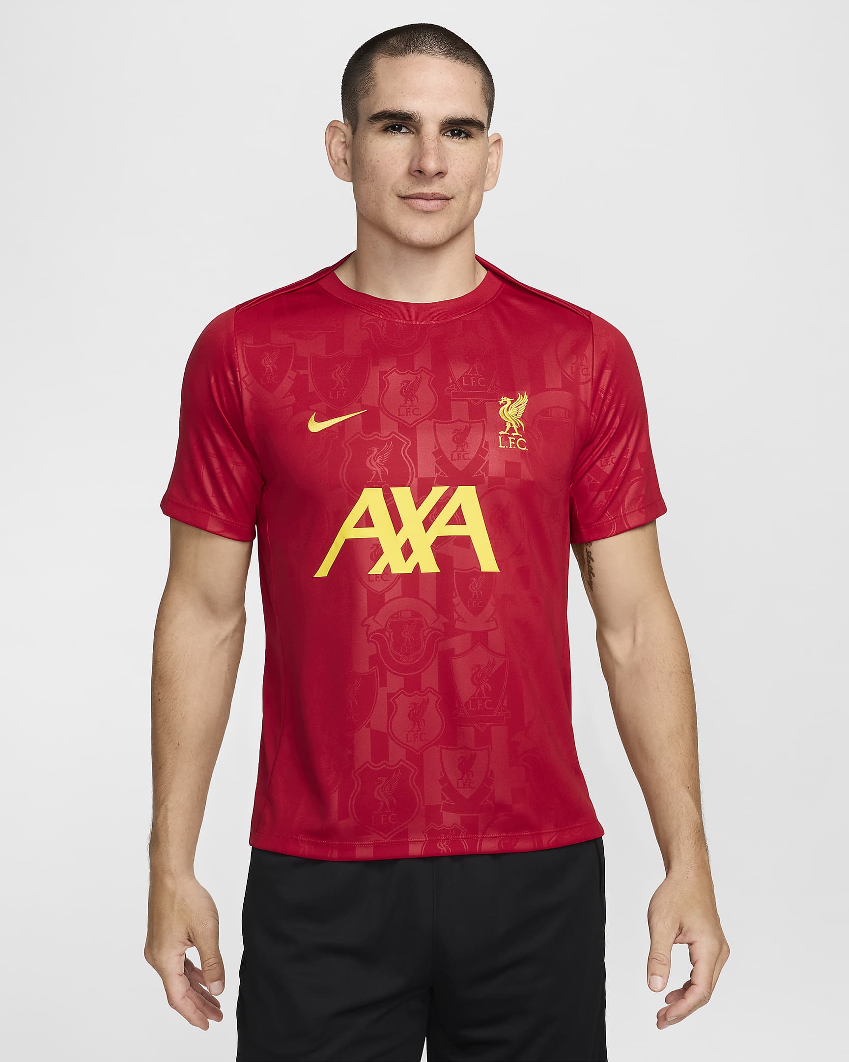 Liverpool FC Academy Pro 男款 Nike Dri-FIT 足球預賽短袖上衣 - Gym Red/Chrome Yellow/Chrome Yellow