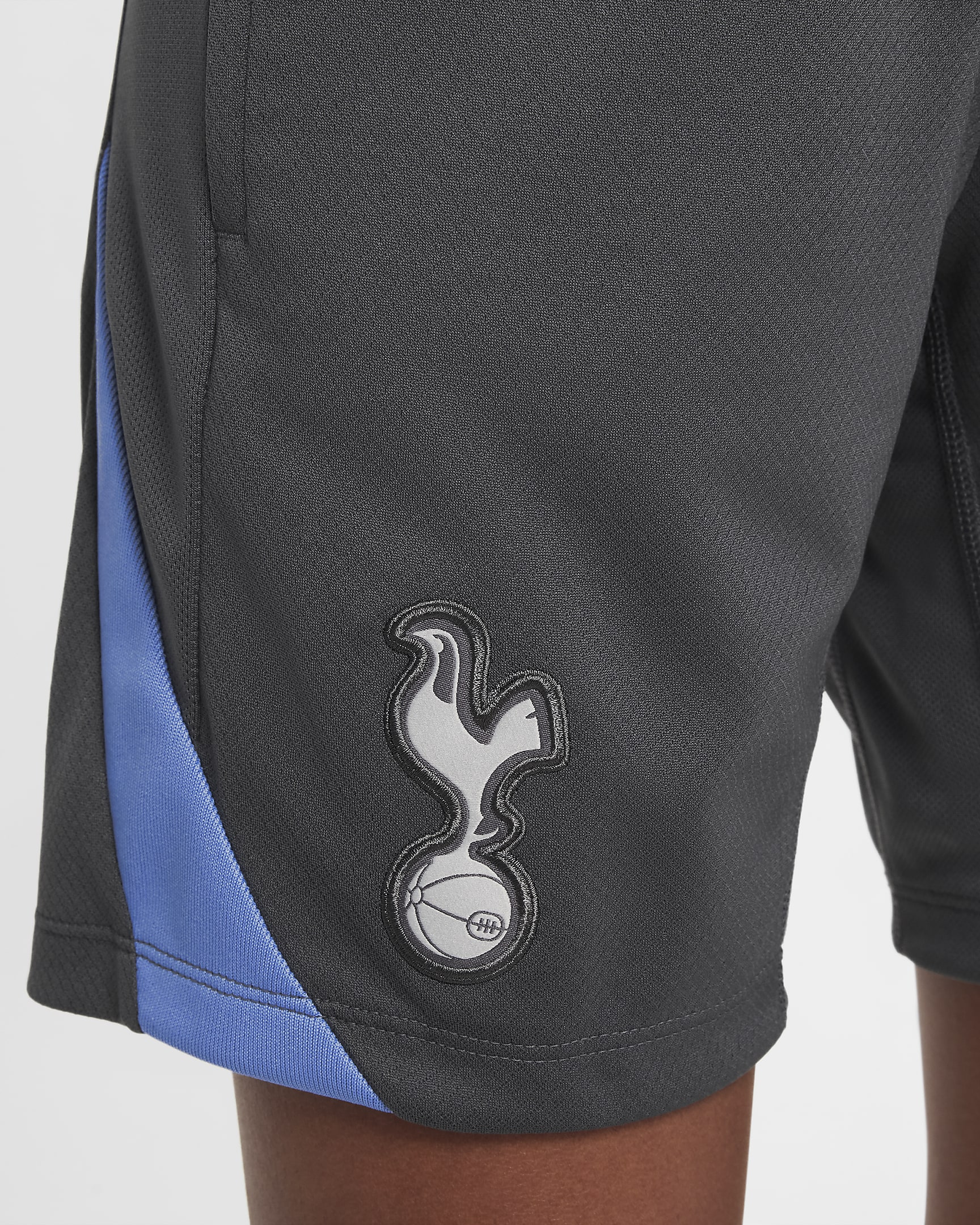 Tottenham Hotspur Strike Nike Dri-FIT Fußballshorts aus Strickmaterial (ältere Kinder) - Dark Grey/Polar/Grey Fog