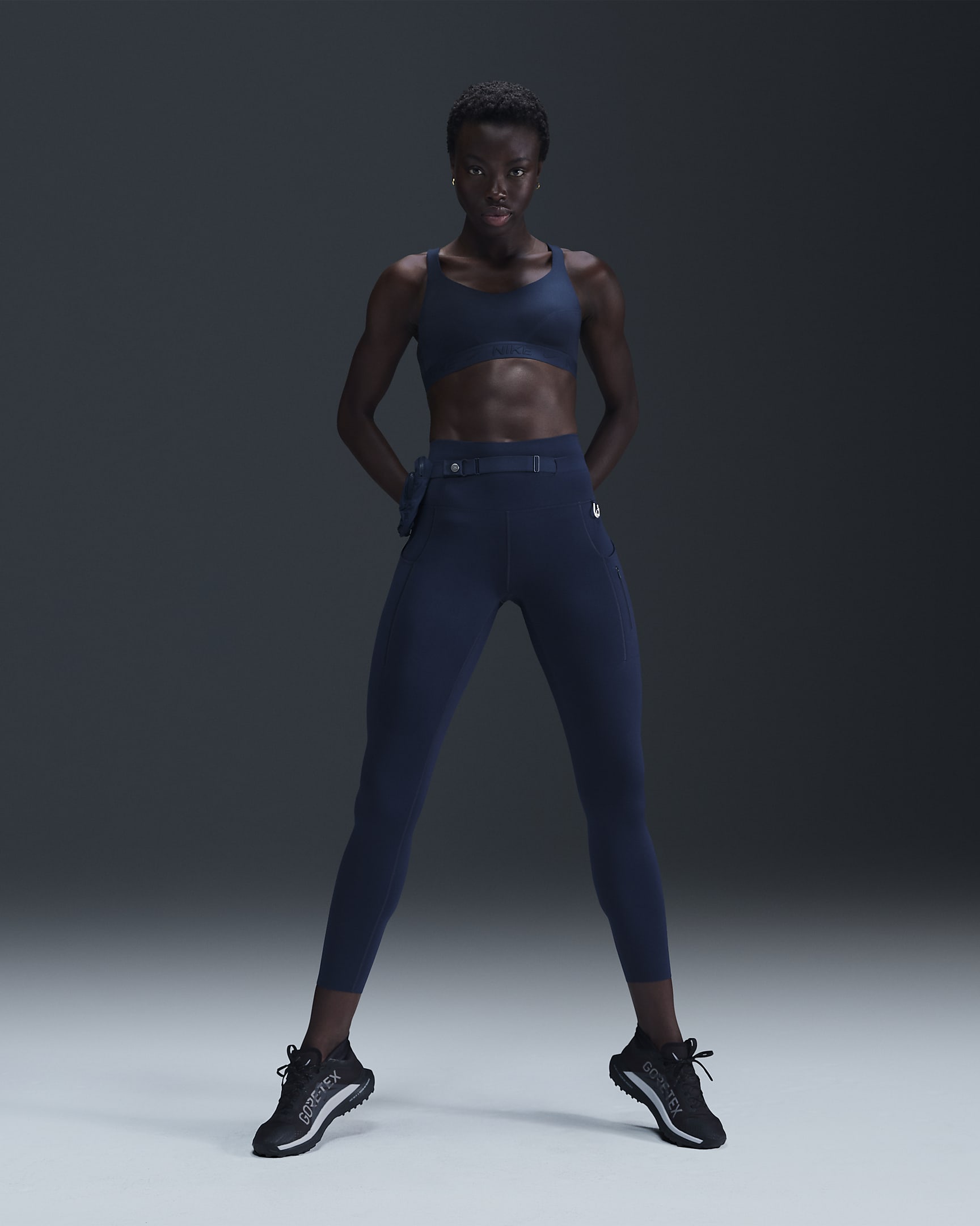 Legging 7/8 à taille haute et maintien supérieur avec poches Nike Trail Go pour femme - Armory Navy/Armory Navy/Noir