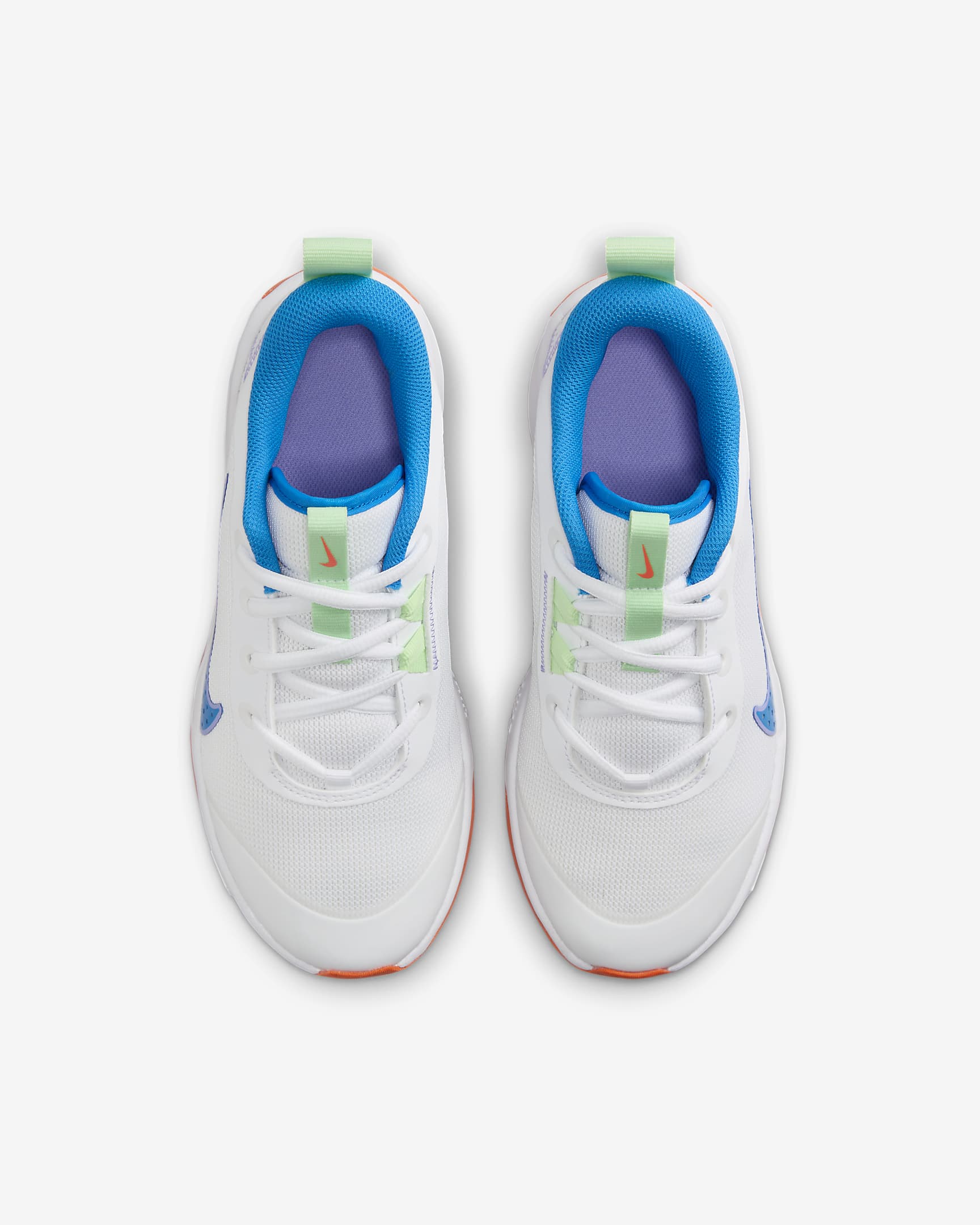 Sálové boty Nike Omni Multi-Court pro větší děti - Bílá/Vapor Green/Total Orange/Photo Blue