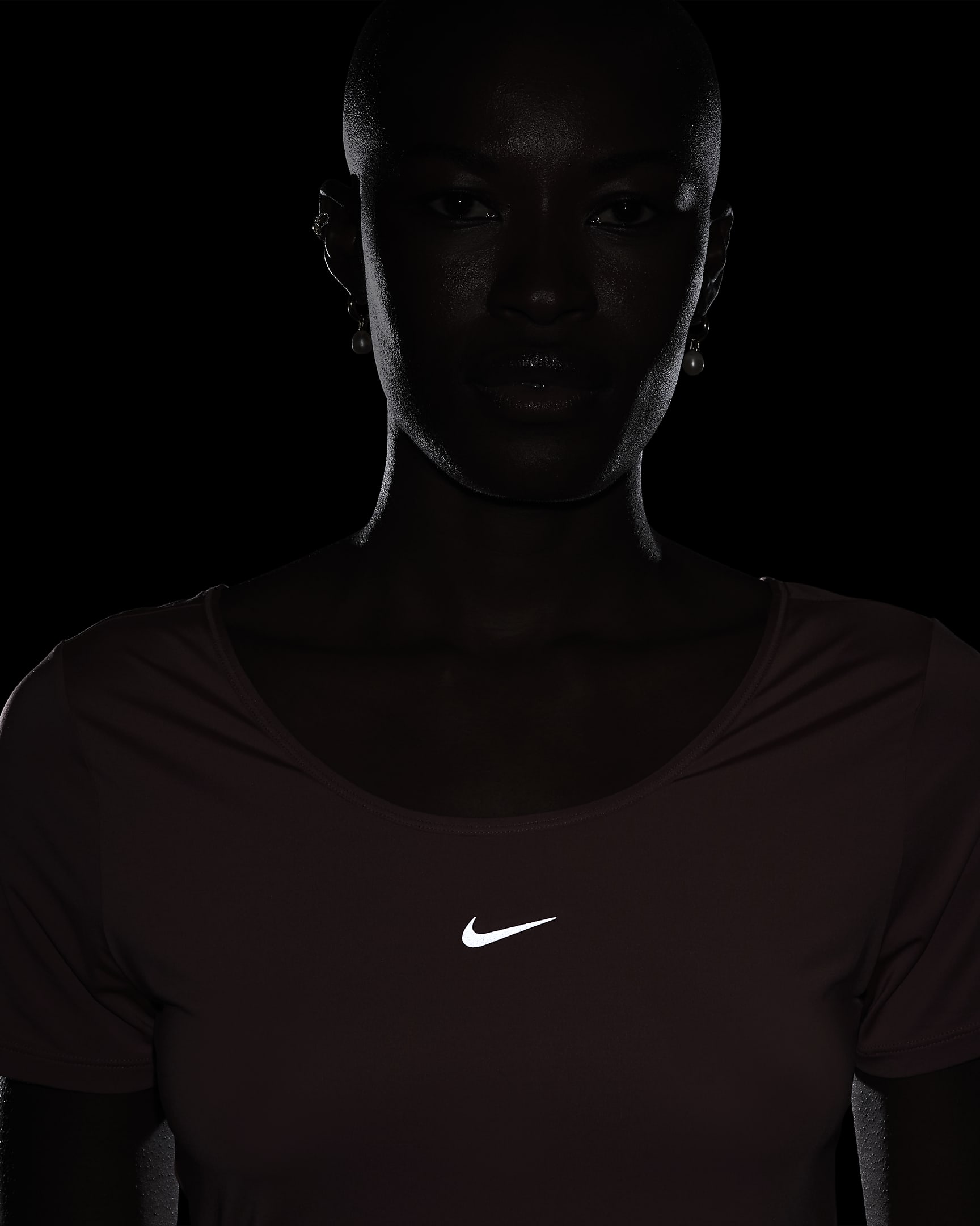 Haut court croisé à manches courtes Nike One Classic Dri-FIT pour femme - Canyon Pink/Noir