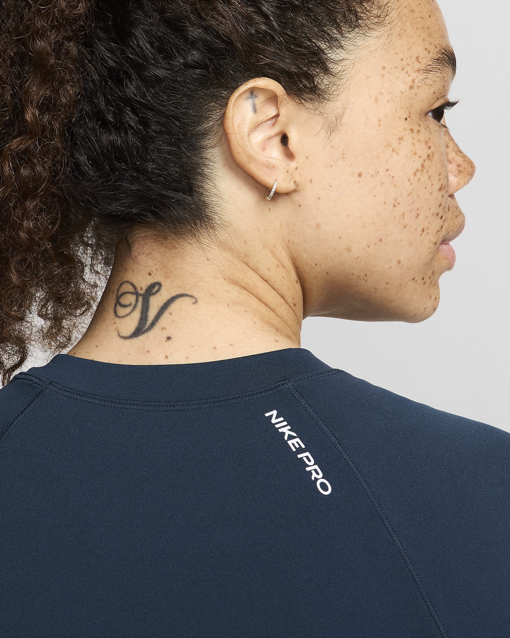 Nike Pro Women's Dri-FIT Long-Sleeve Top - Armory Navy/White