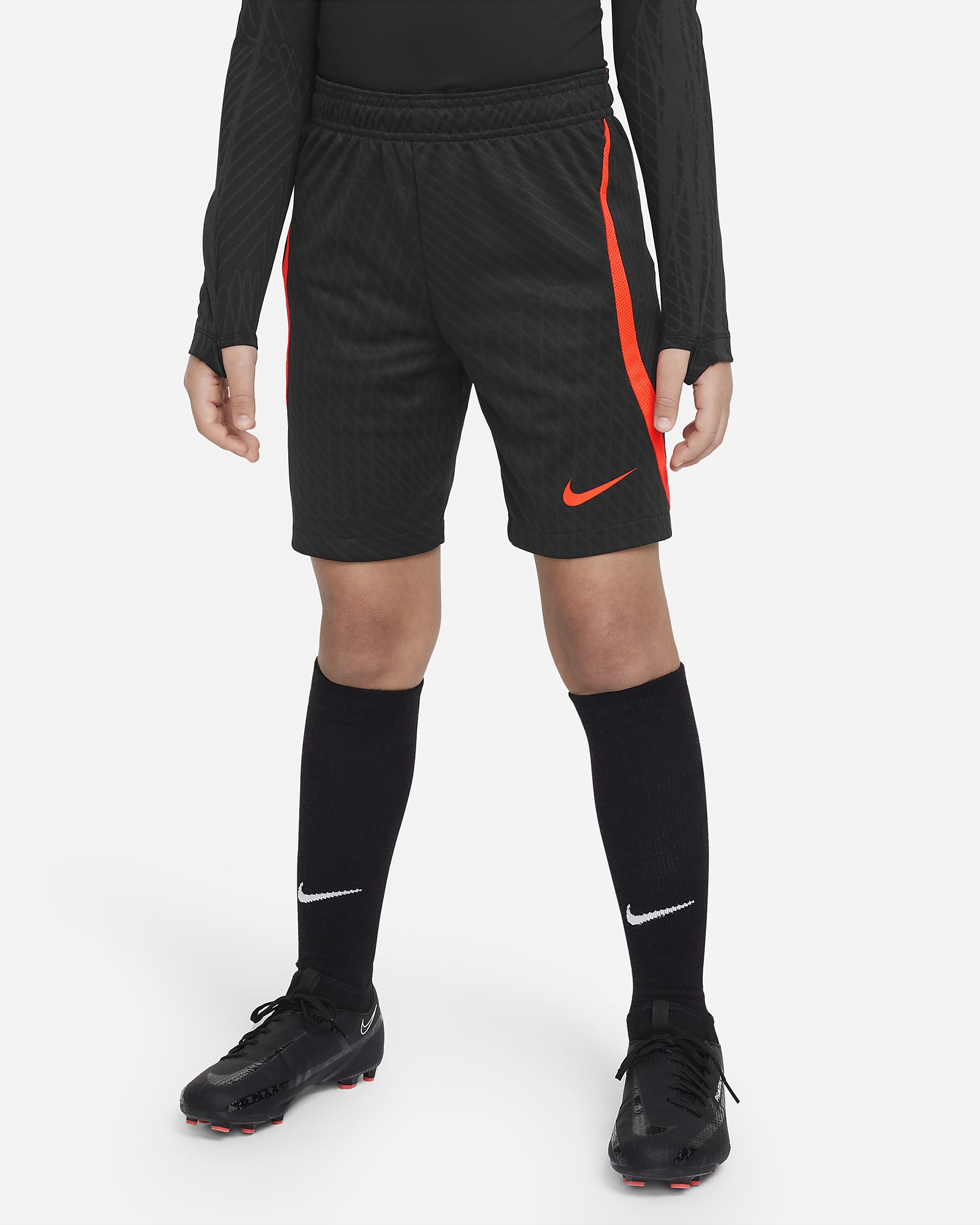 Nike DriFIT Strike Older Kids' Football Shorts. Nike LU
