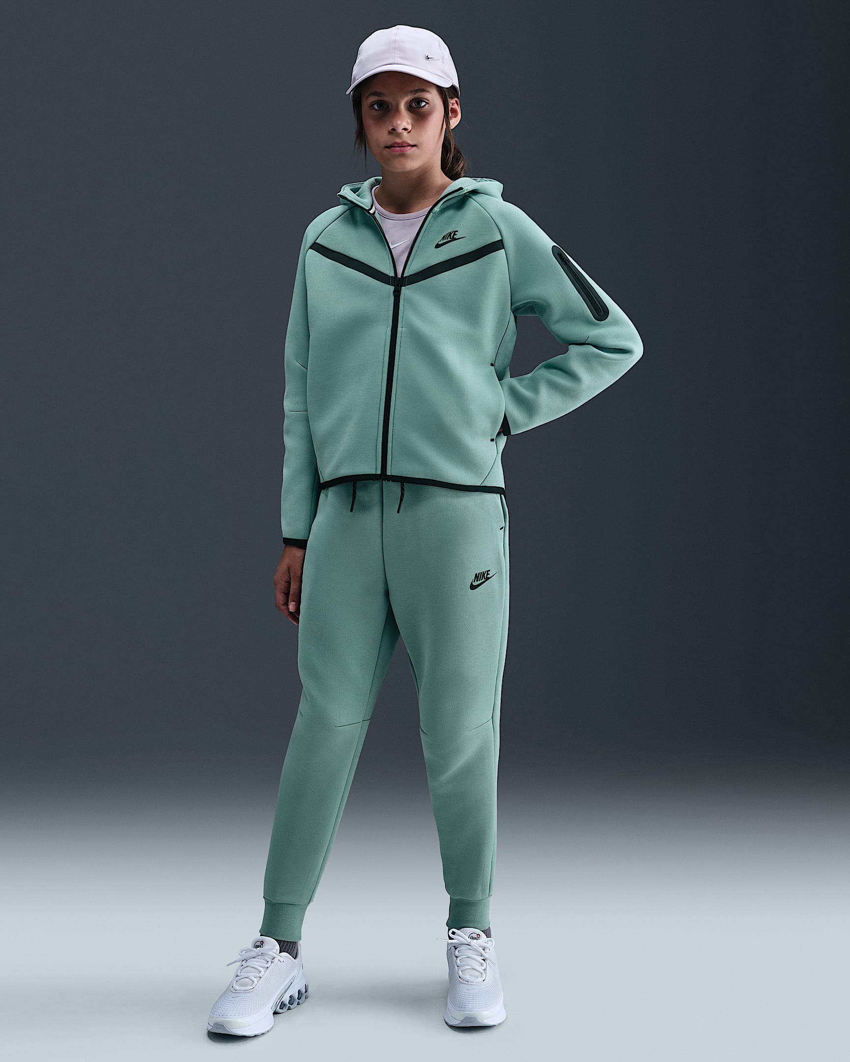 Nike Sportswear Tech Fleece Jogger (Mädchen) - Cannon/Schwarz/Schwarz
