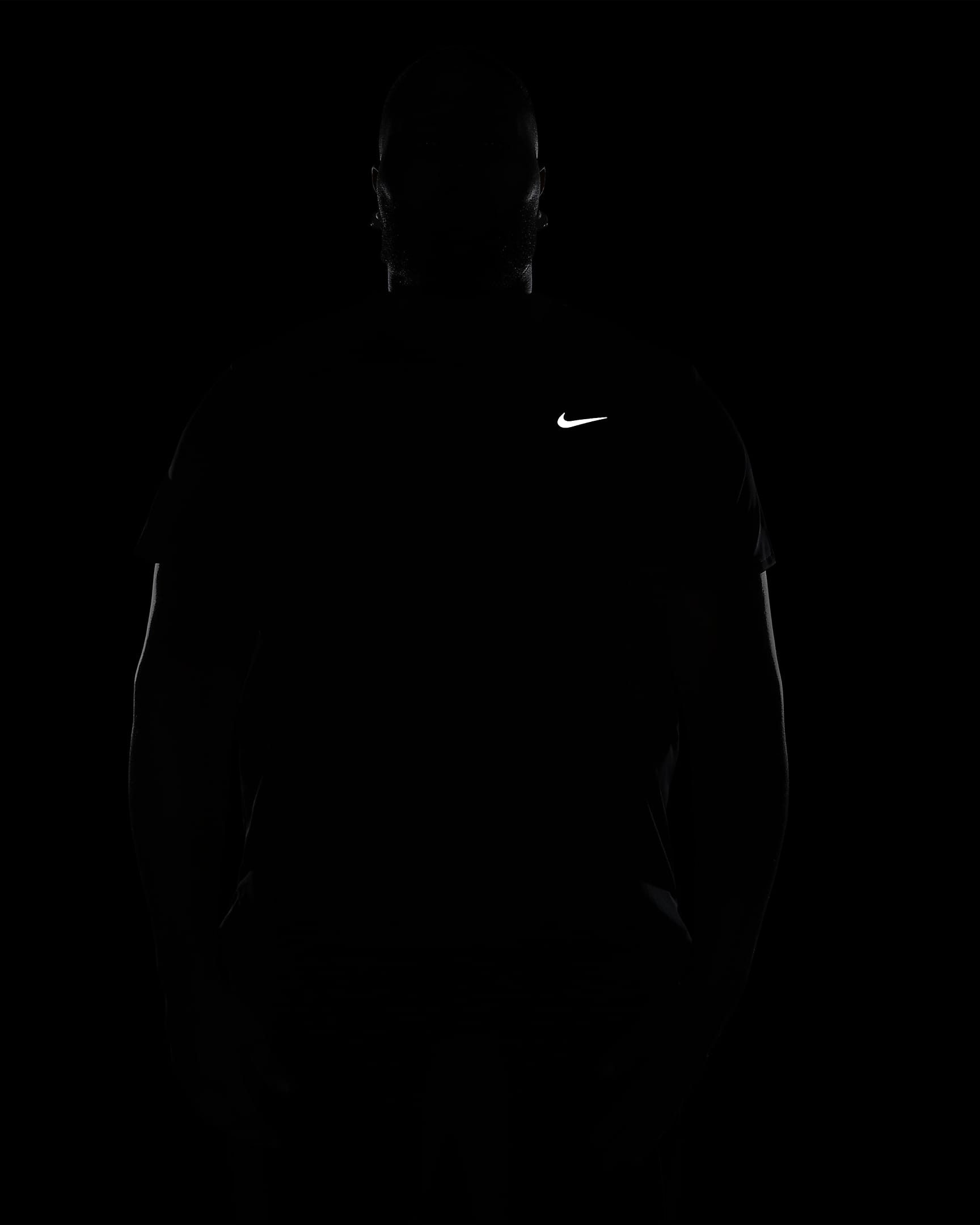 Nike Miler Dri-FIT UV rövid ujjú férfi futófelső - Fekete