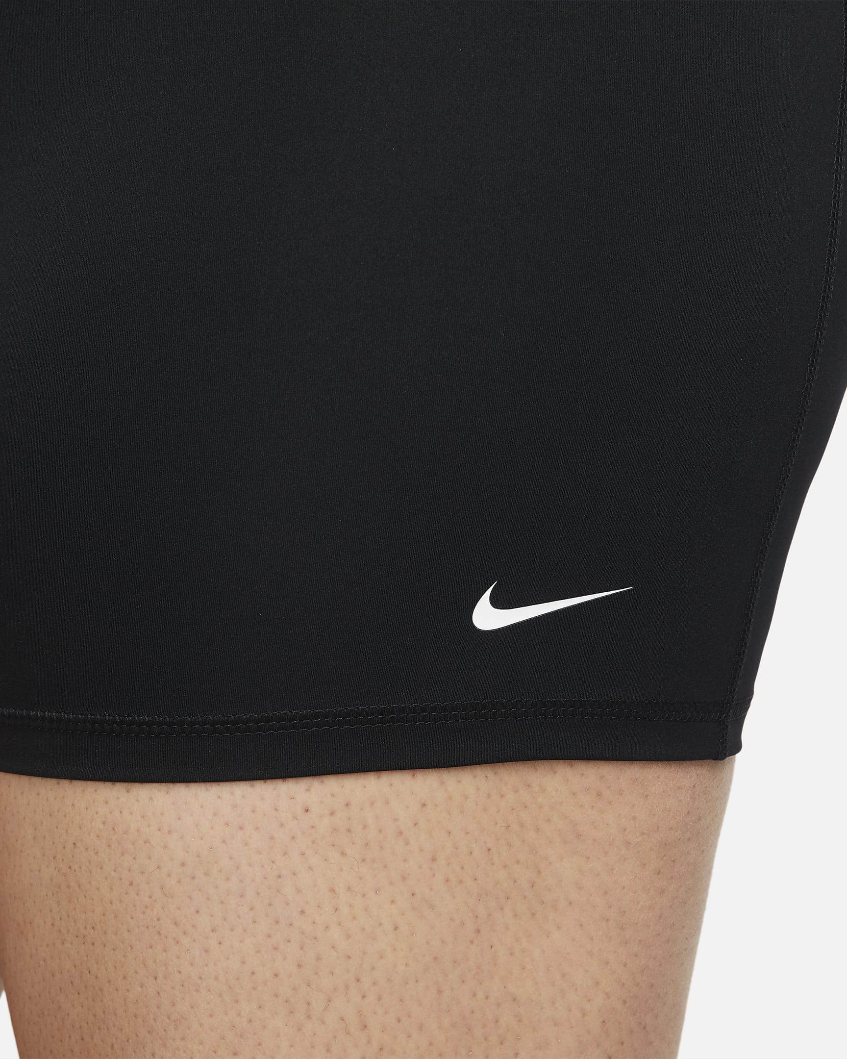 Nike Pro 365 Damenshorts (ca. 12,5 cm) (große Größe) - Schwarz/Weiß