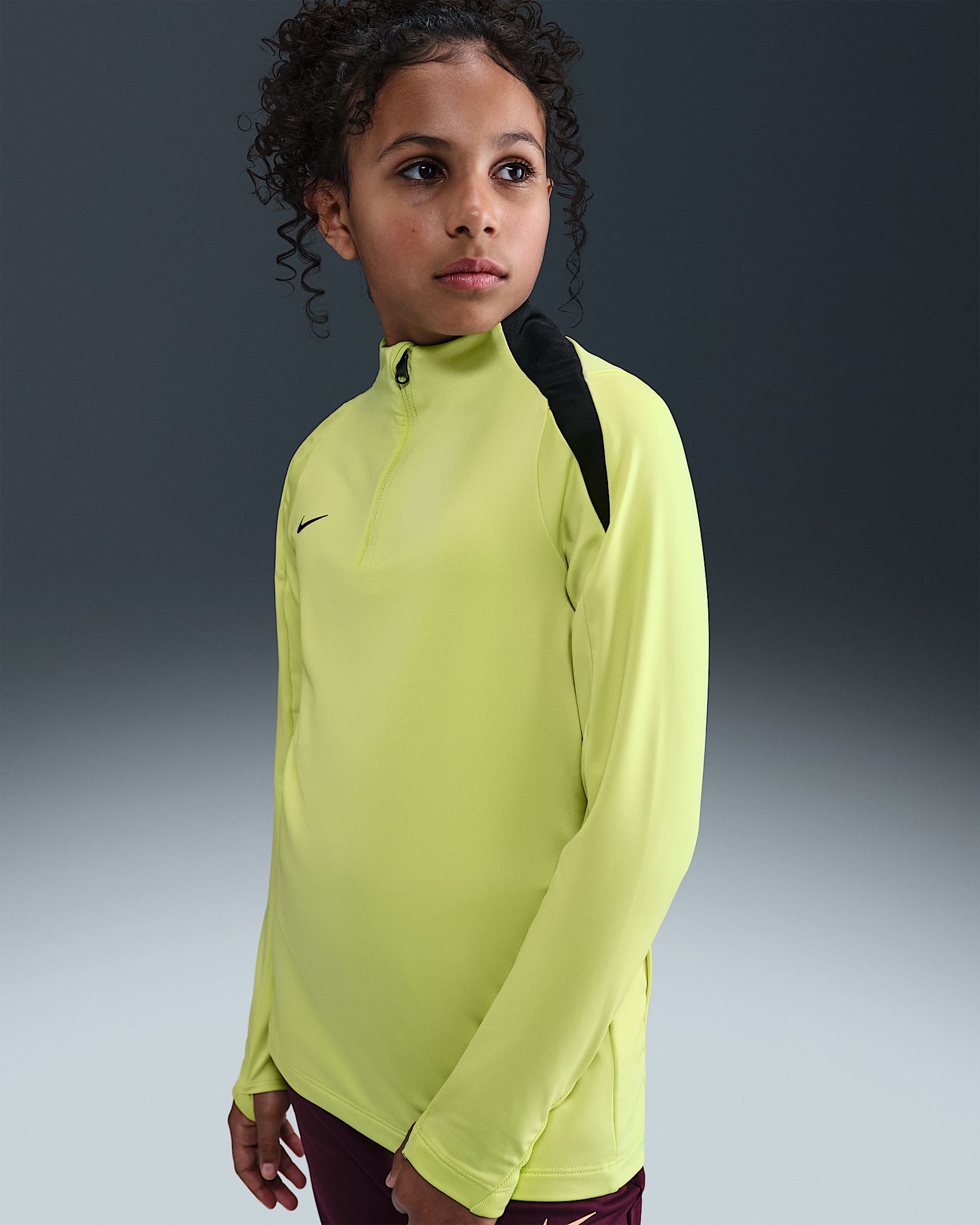 Maglia da calcio per allenamento Nike Dri-FIT Strike - Ragazzi - Limelight/Limelight/Seaweed/Nero
