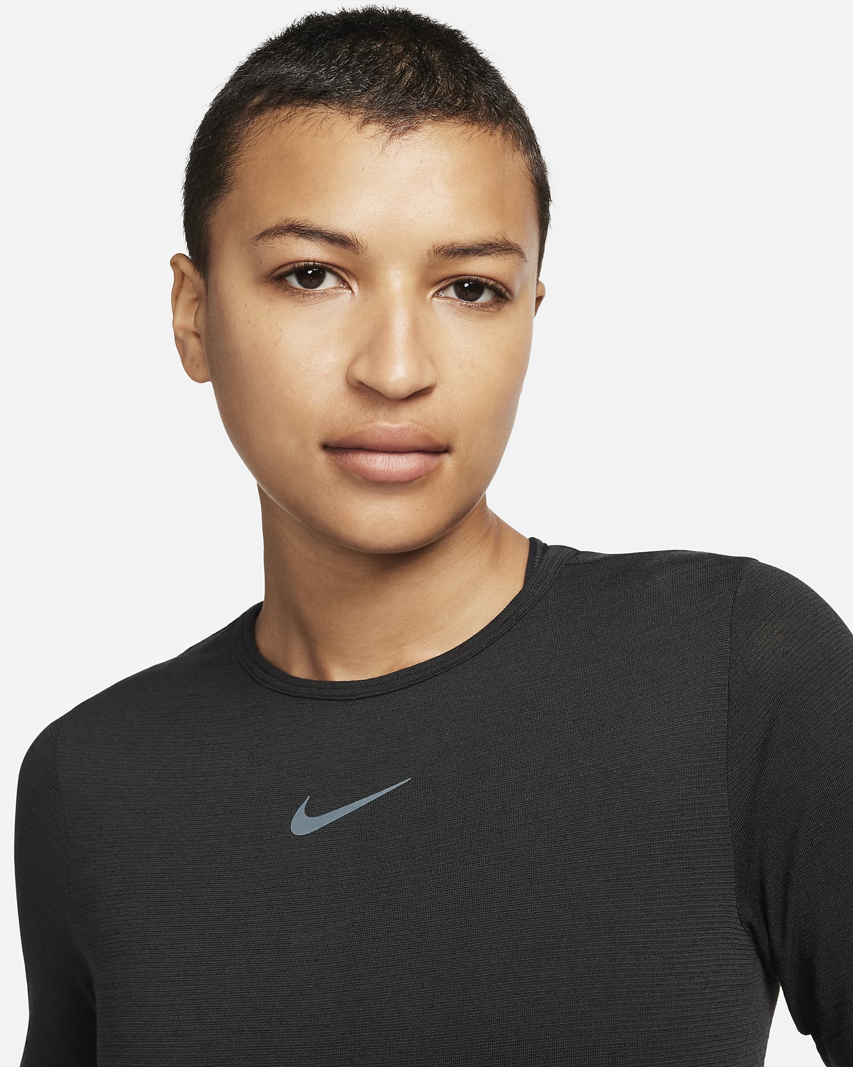 Nike Swift Wool Dri-FIT Kurzarm-Laufoberteil für Damen - Schwarz