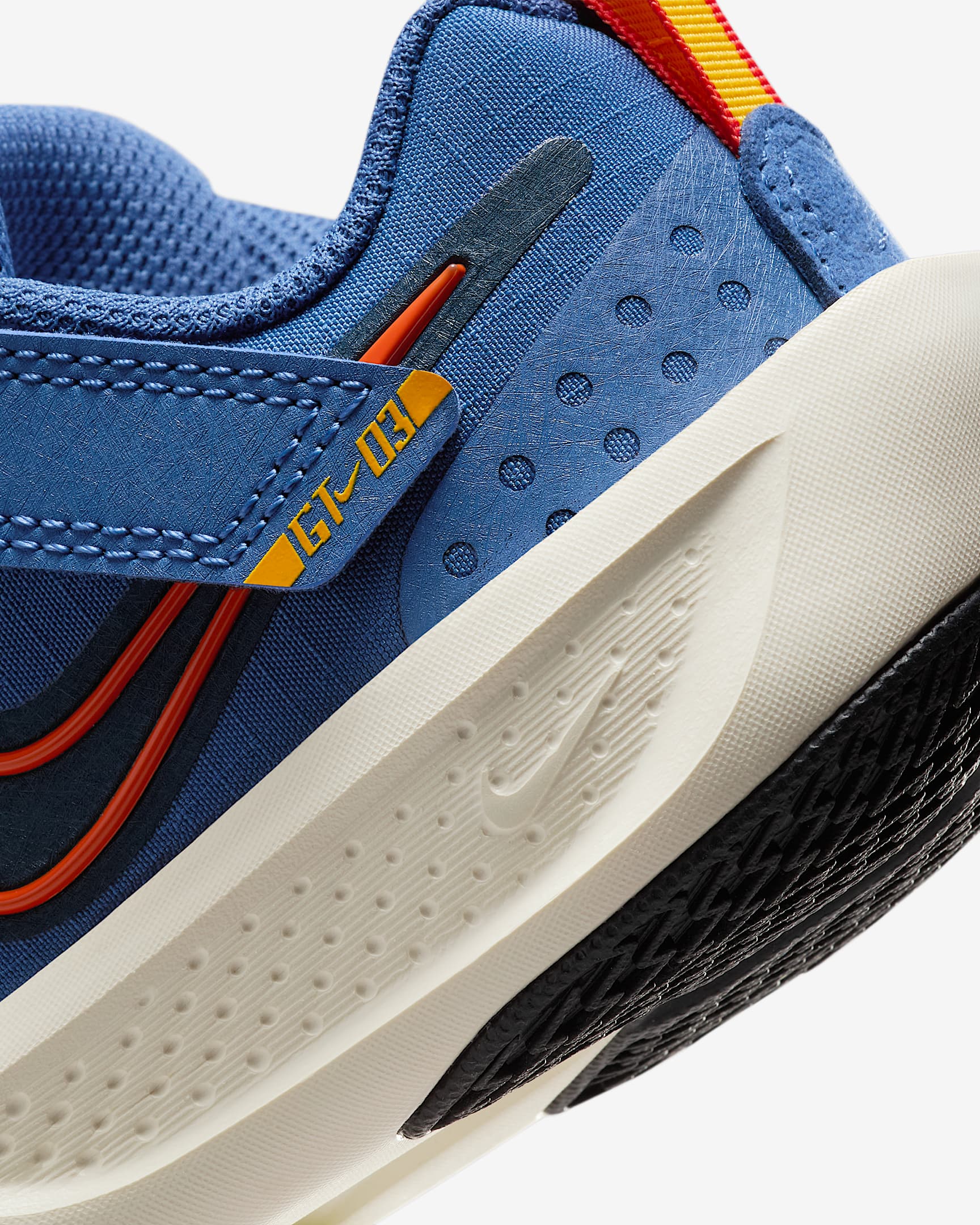 Tenis de básquetbol para niños de preescolar Nike G.T. Cut 3 SE.