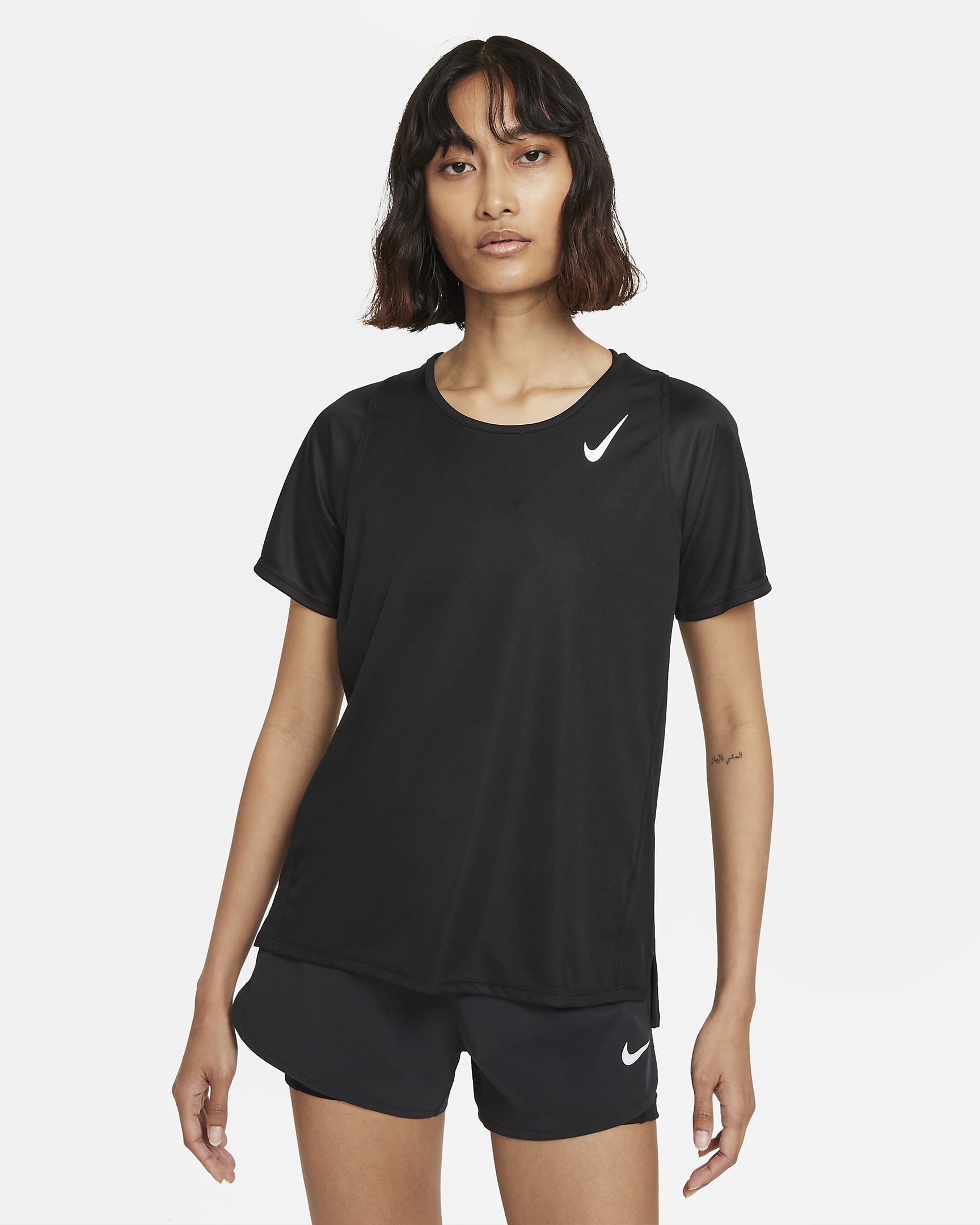 Kortærmet Nike Dri-FIT Race-løbetop til kvinder - sort