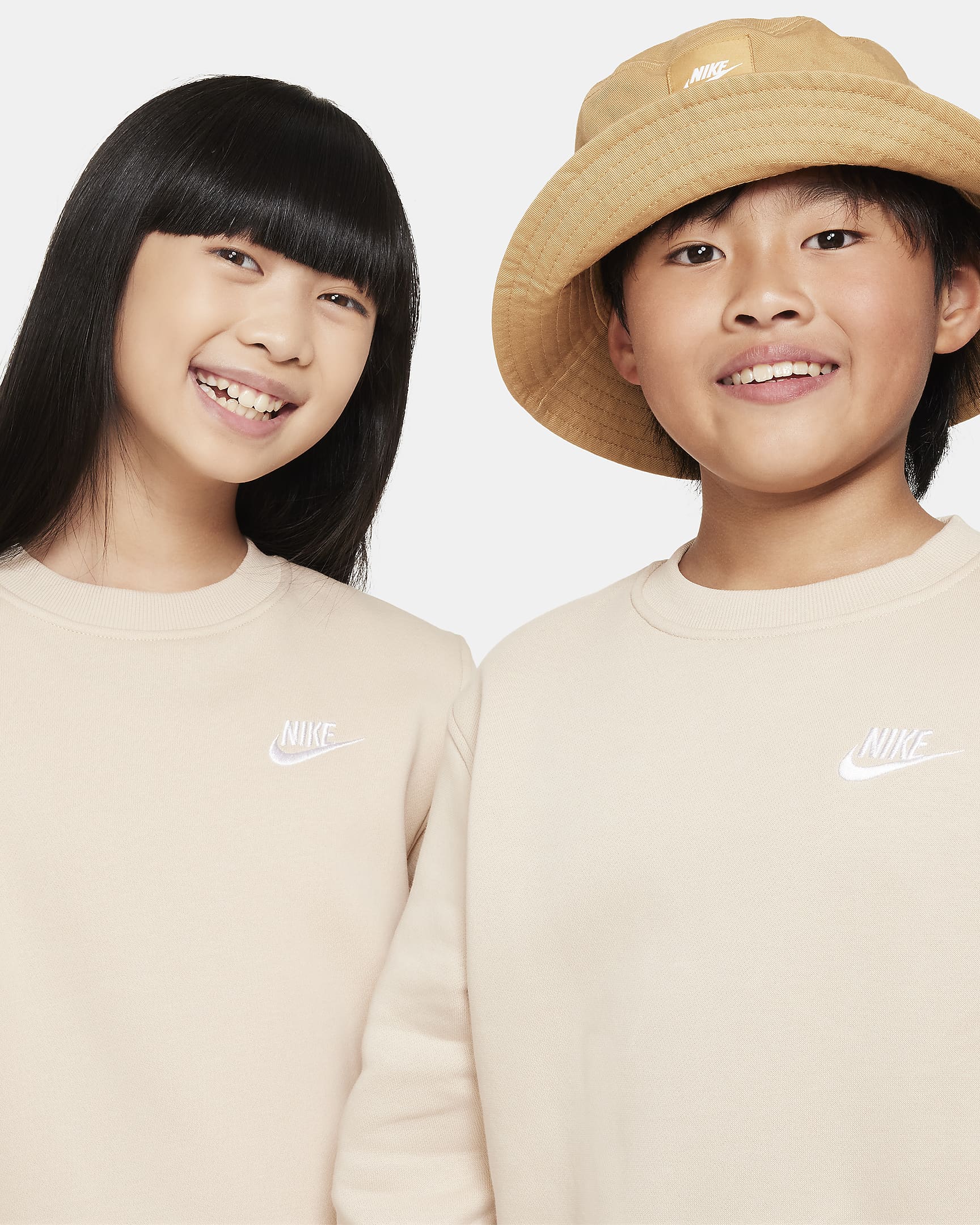 Sudadera para niños talla grande Nike Sportswear Club Fleece - Duna/Blanco