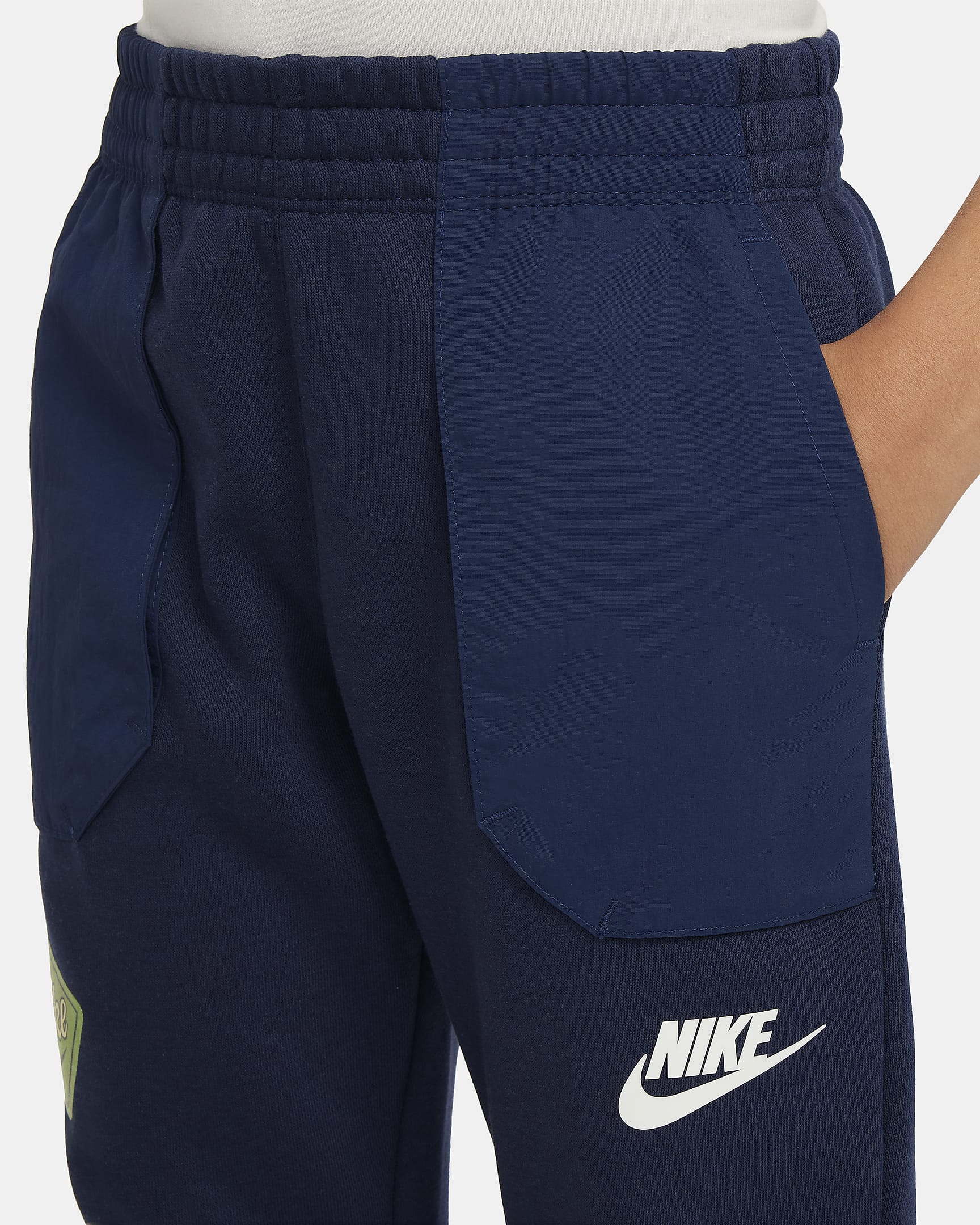 Pantalones de entrenamiento de tejido Fleece para niños talla pequeña Nike Sportswear
 - Azul marino medianoche