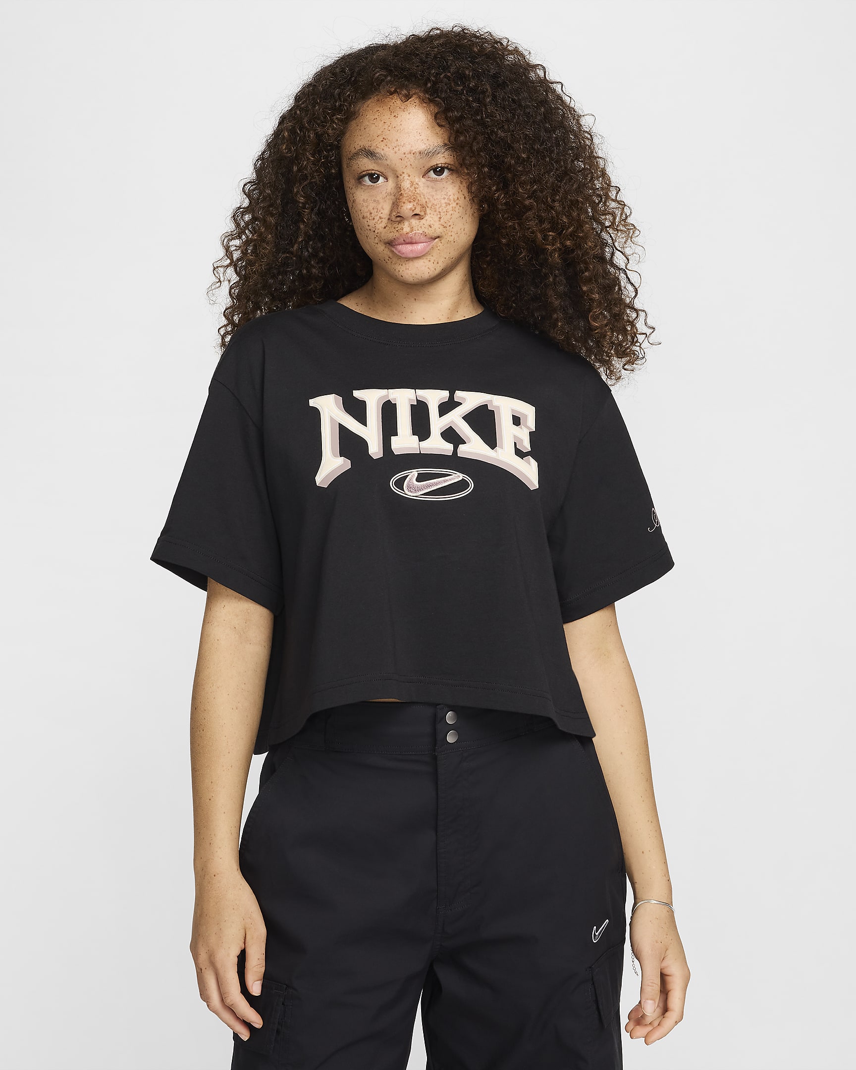 Nike Sportswear ruimvallend kort T-shirt met korte mouwen voor dames - Zwart