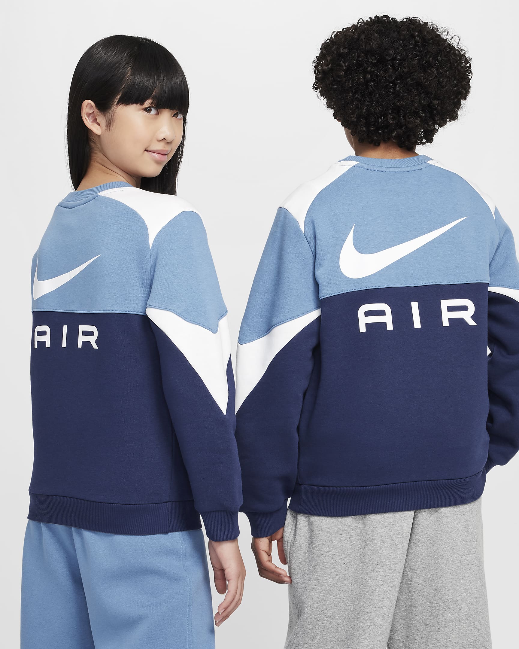 Nike Air Sweatshirt mit Rundhalsausschnitt (ältere Kinder) - Midnight Navy/Aegean Storm/Weiß/Weiß