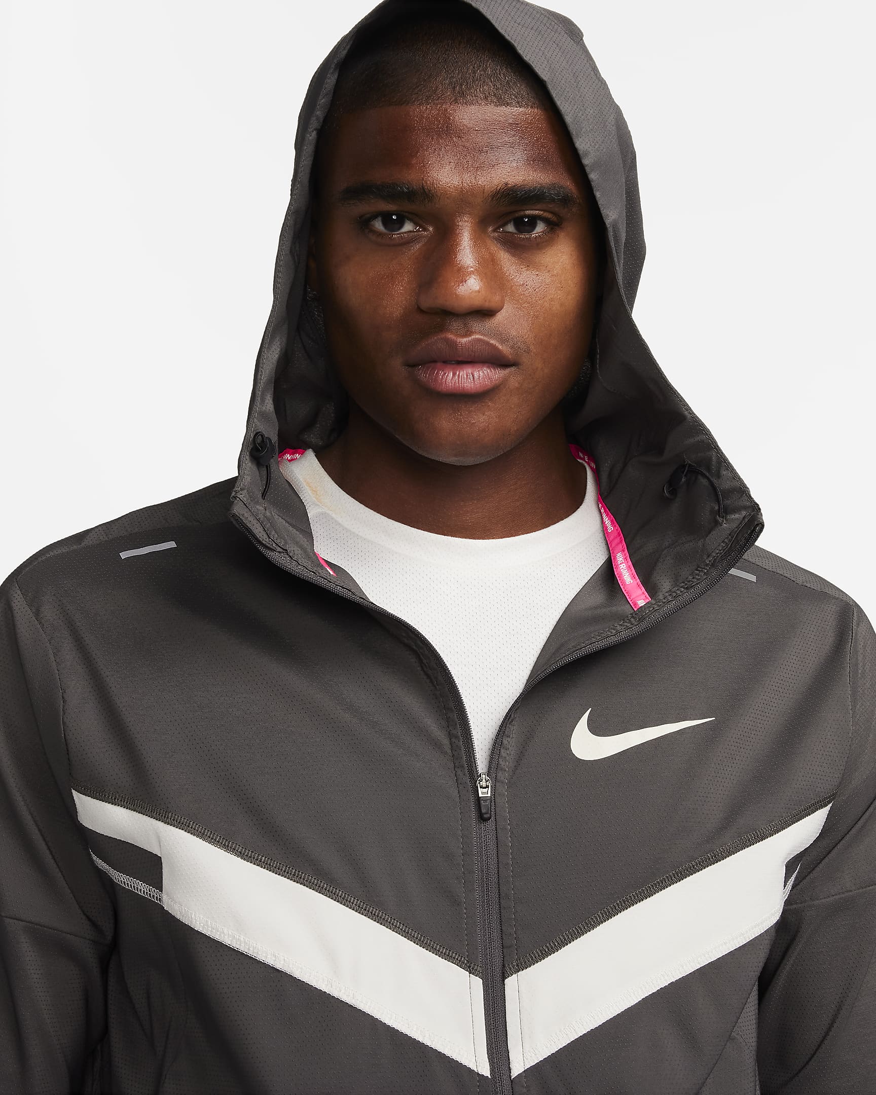 Nike Repel Windrunner Men's UV Running Jacket. Nike IL