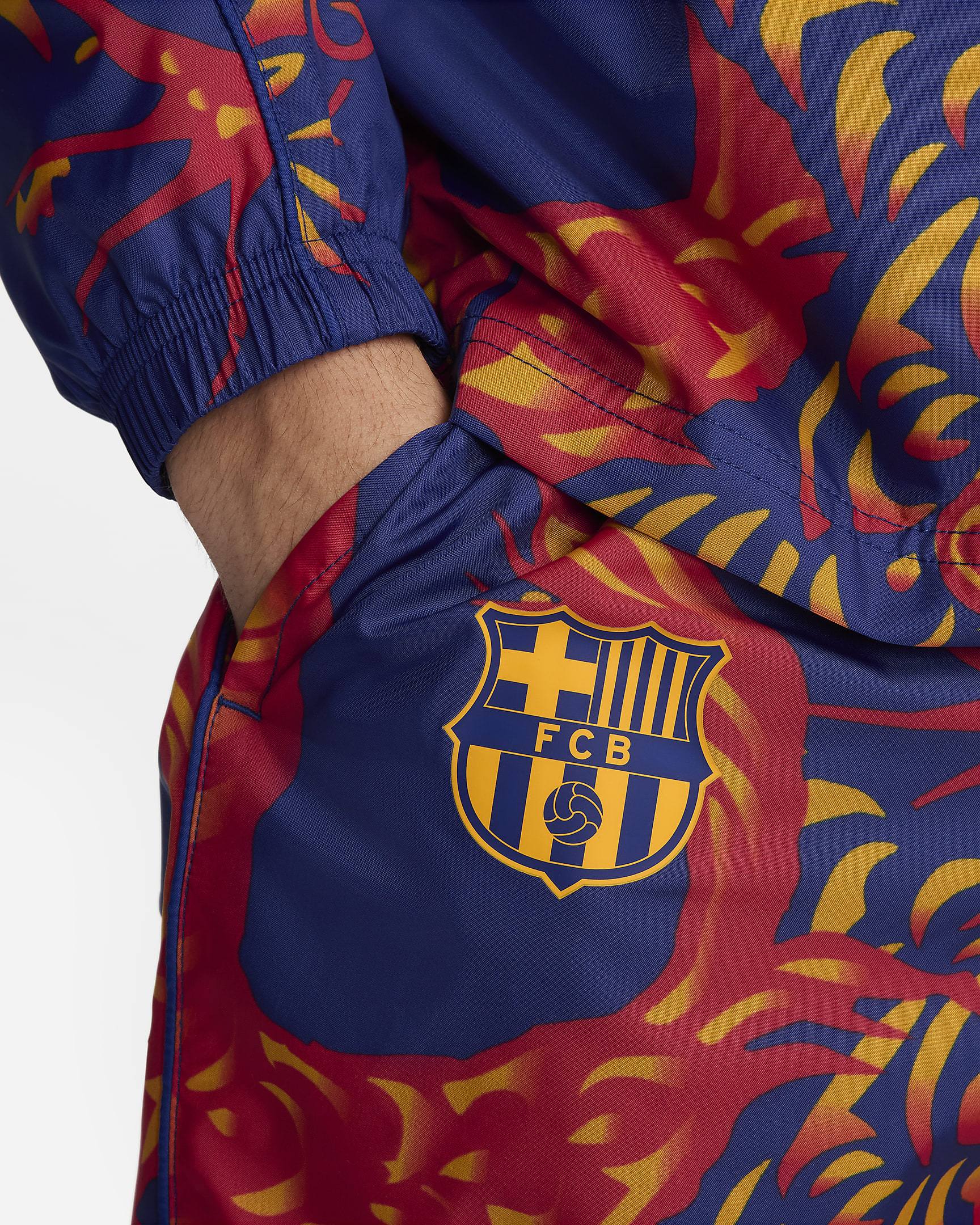 F.C. Barcelona Men's Nike Football Woven Tracksuit. Nike HR