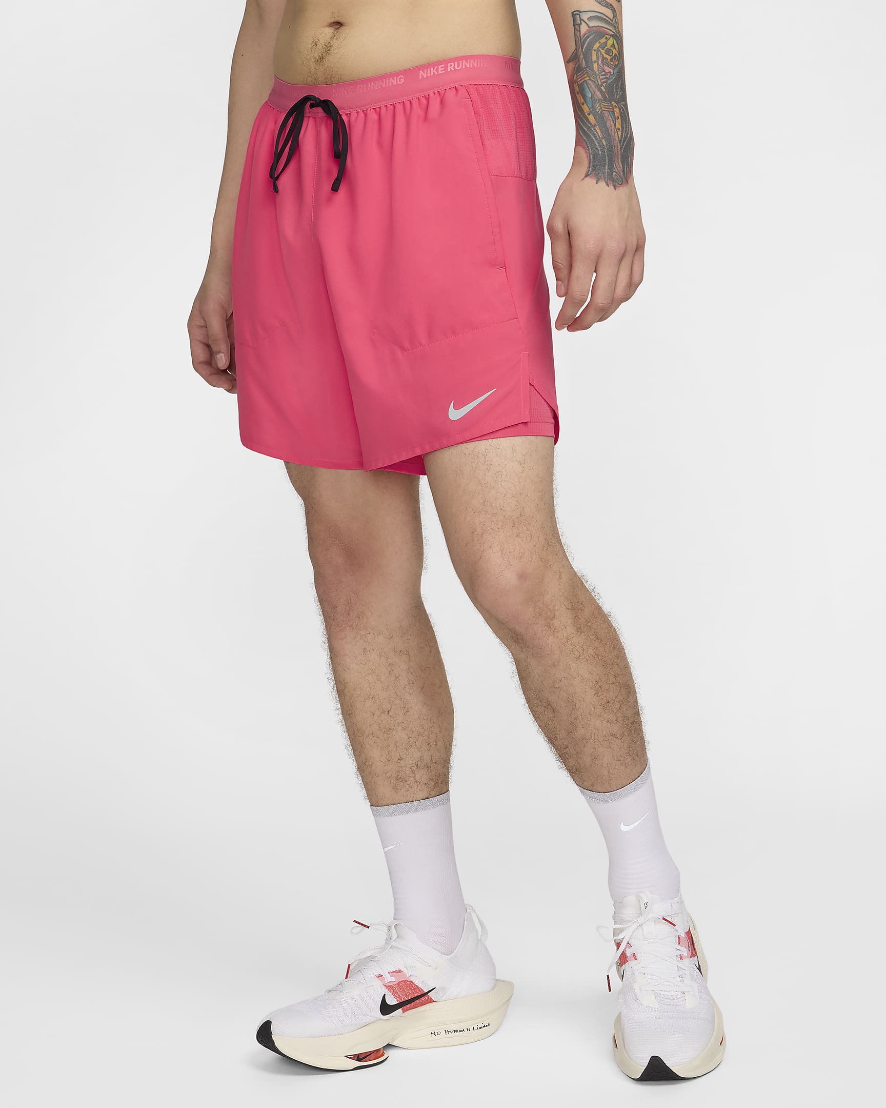 Pánské běžecké kraťasy Nike Stride Dri-FIT 2 v 1 (18 cm) - Aster Pink/Aster Pink/Černá