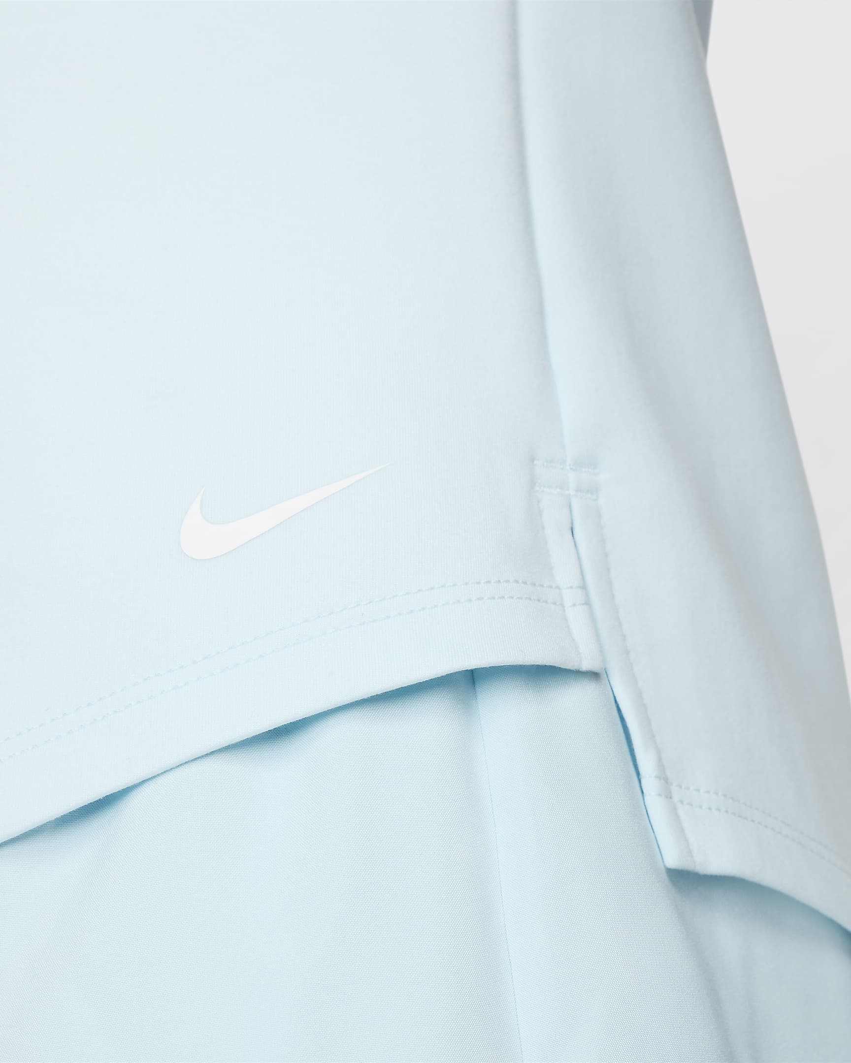 Nike Therma-FIT One Women's Long-Sleeve 1/2-Zip Top - Glacier Blue/White